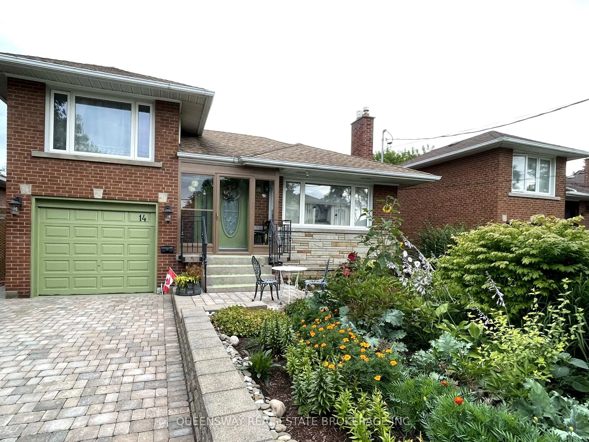 Photo 12 of 14 Oakfield Drive, Etobicoke, Stonegate-Queensway — HOMEH