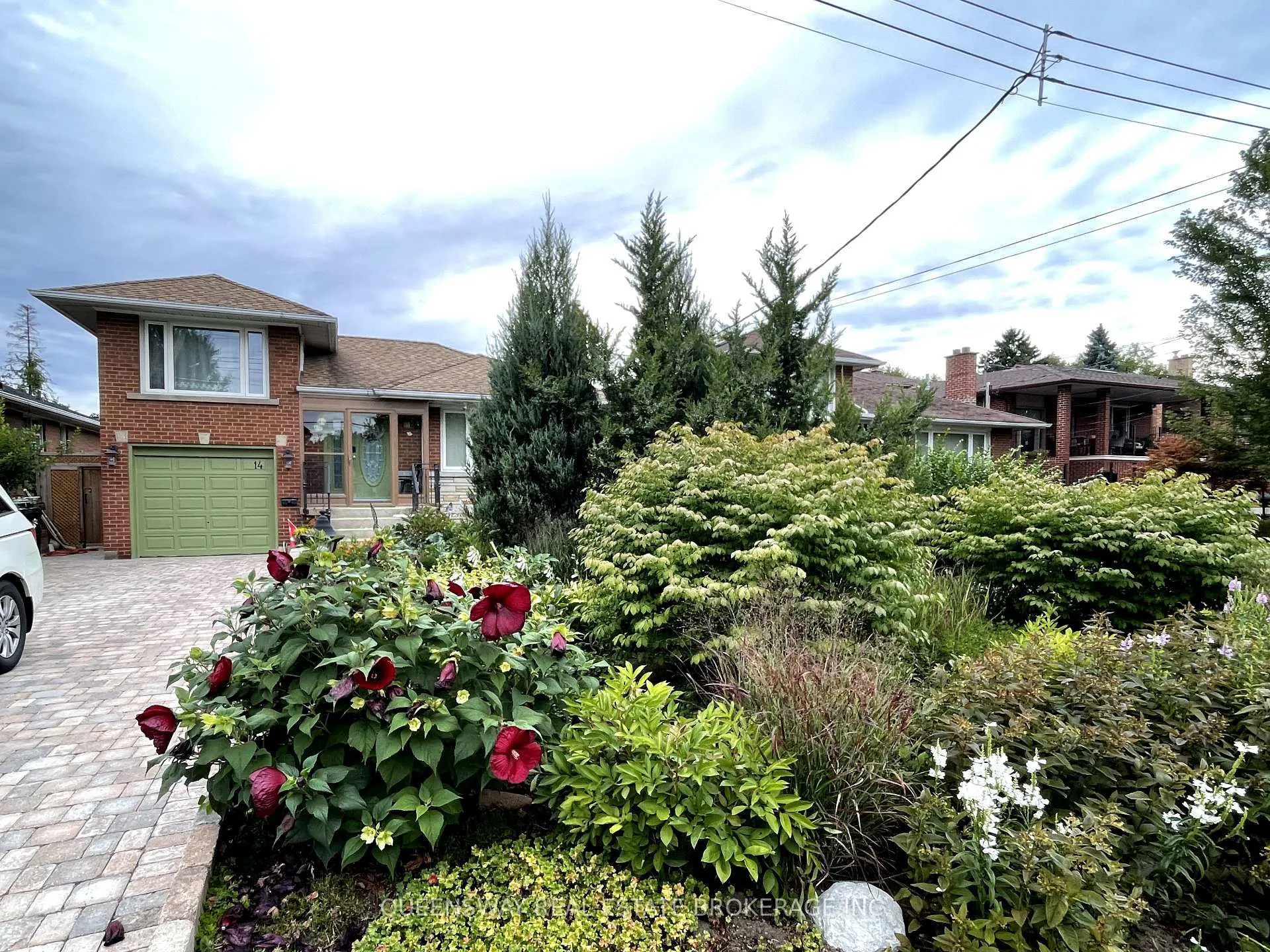 Photo 13 of 14 Oakfield Drive, Etobicoke, Stonegate-Queensway — HOMEH