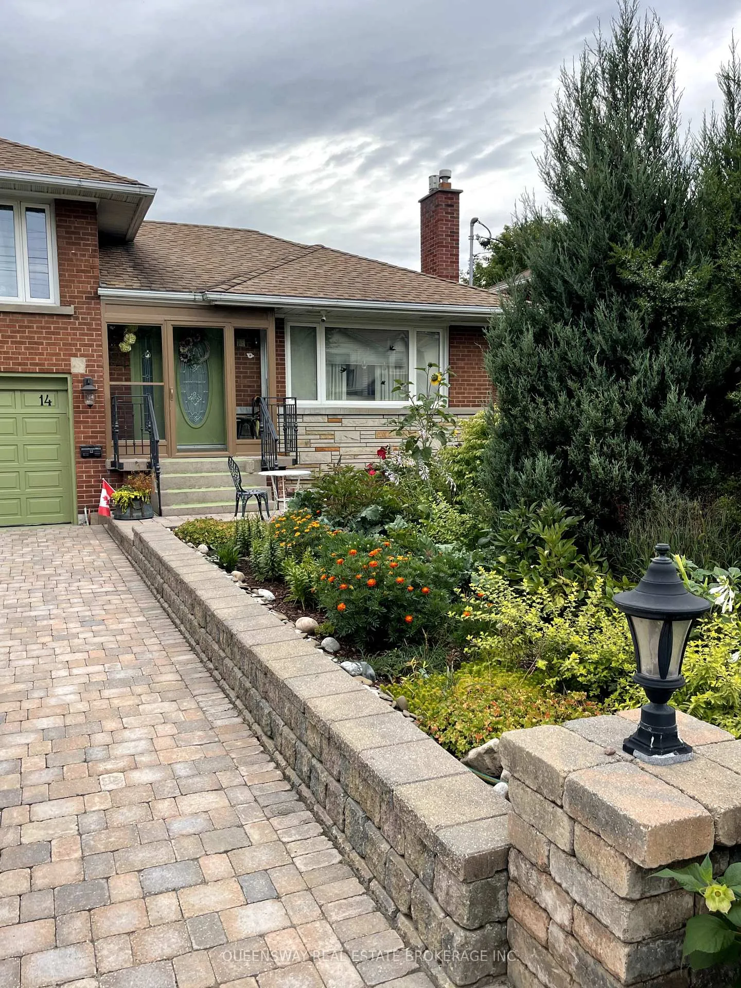Photo 15 of 14 Oakfield Drive, Etobicoke, Stonegate-Queensway — HOMEH
