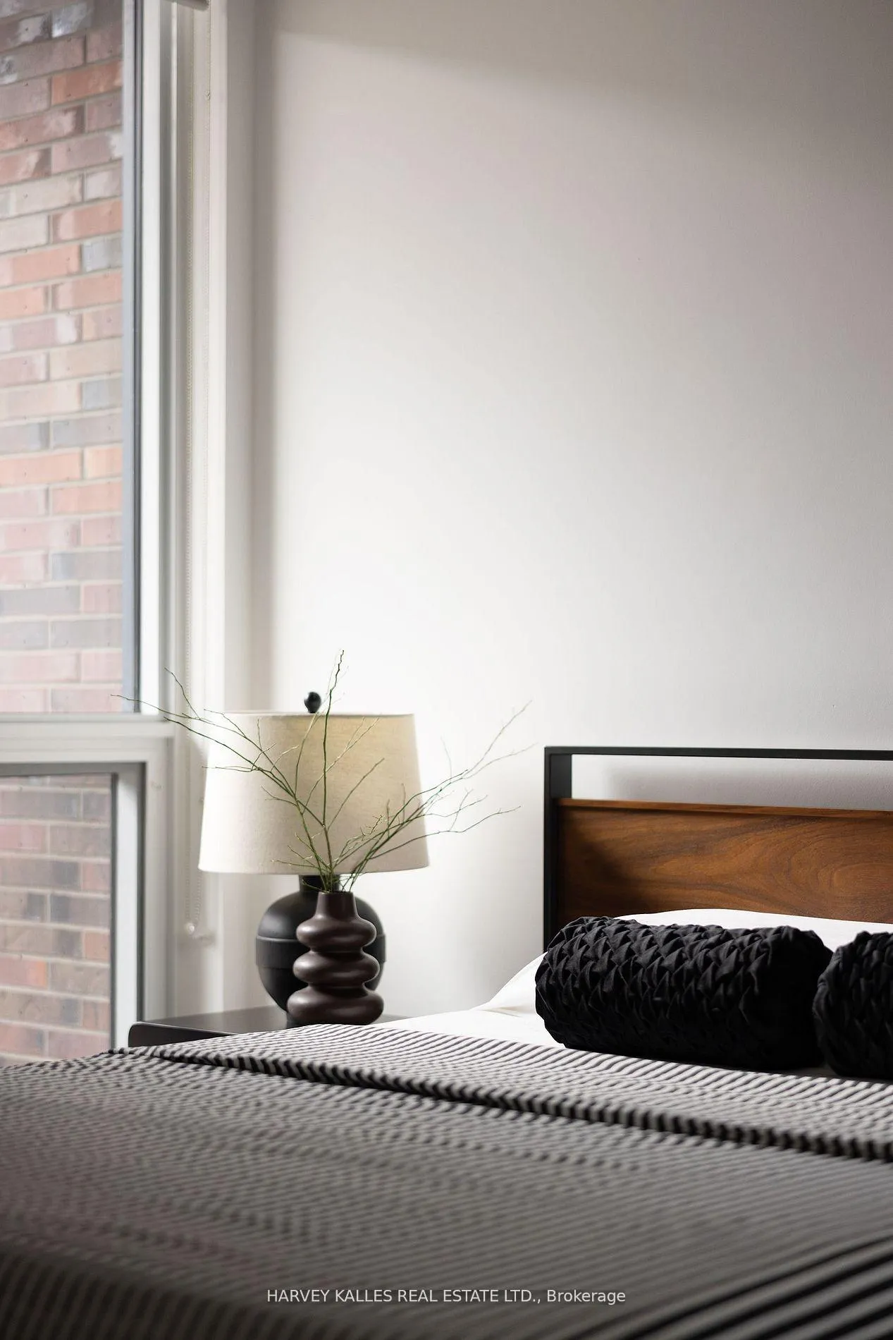 Photo 16 of 30 Wyatt Avenue, Toronto, Regent Park — HOMEH
