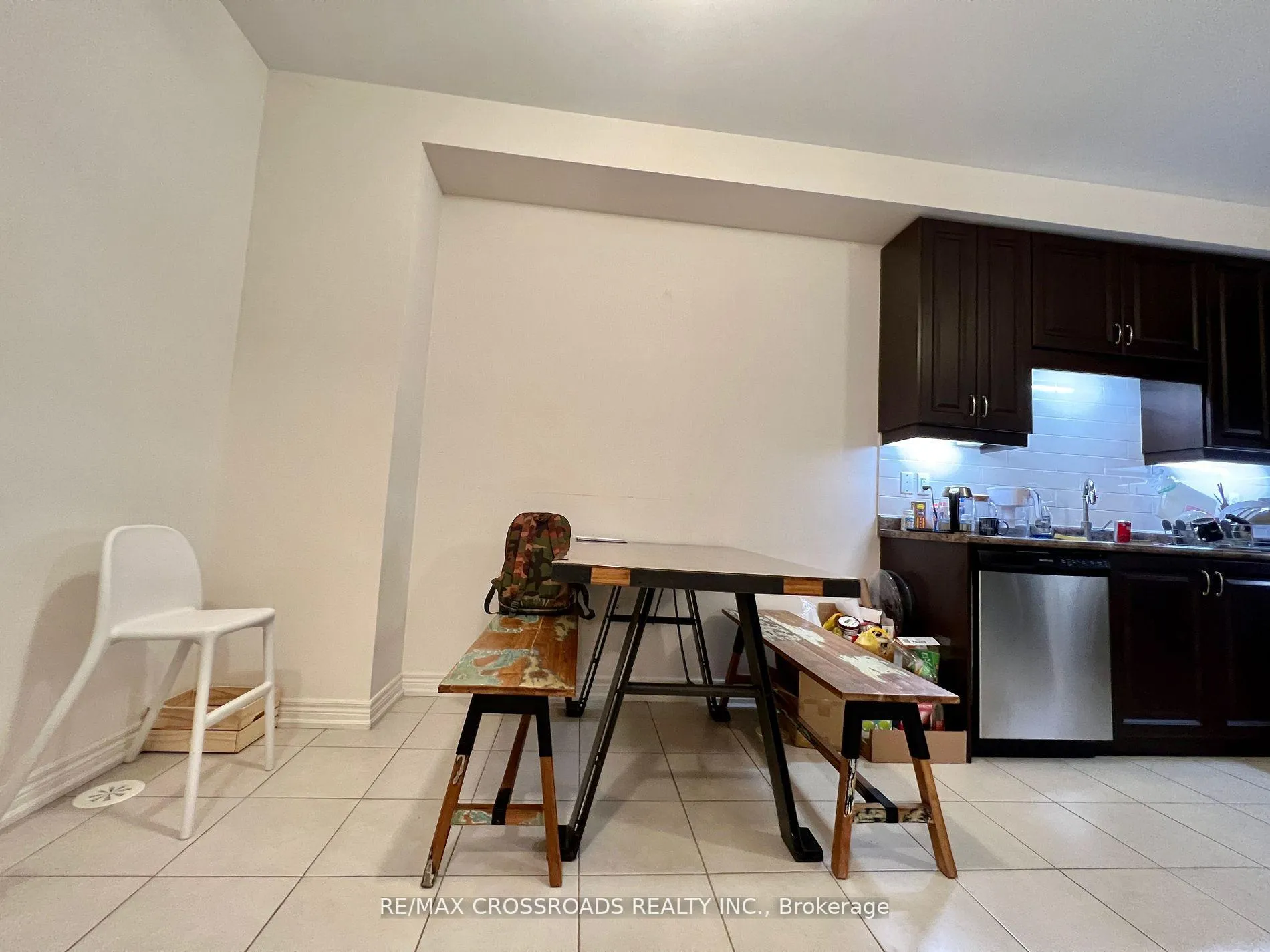 Photo 6 of 26 Spiv Grove Way, Markham, Greensborough — HOMEH