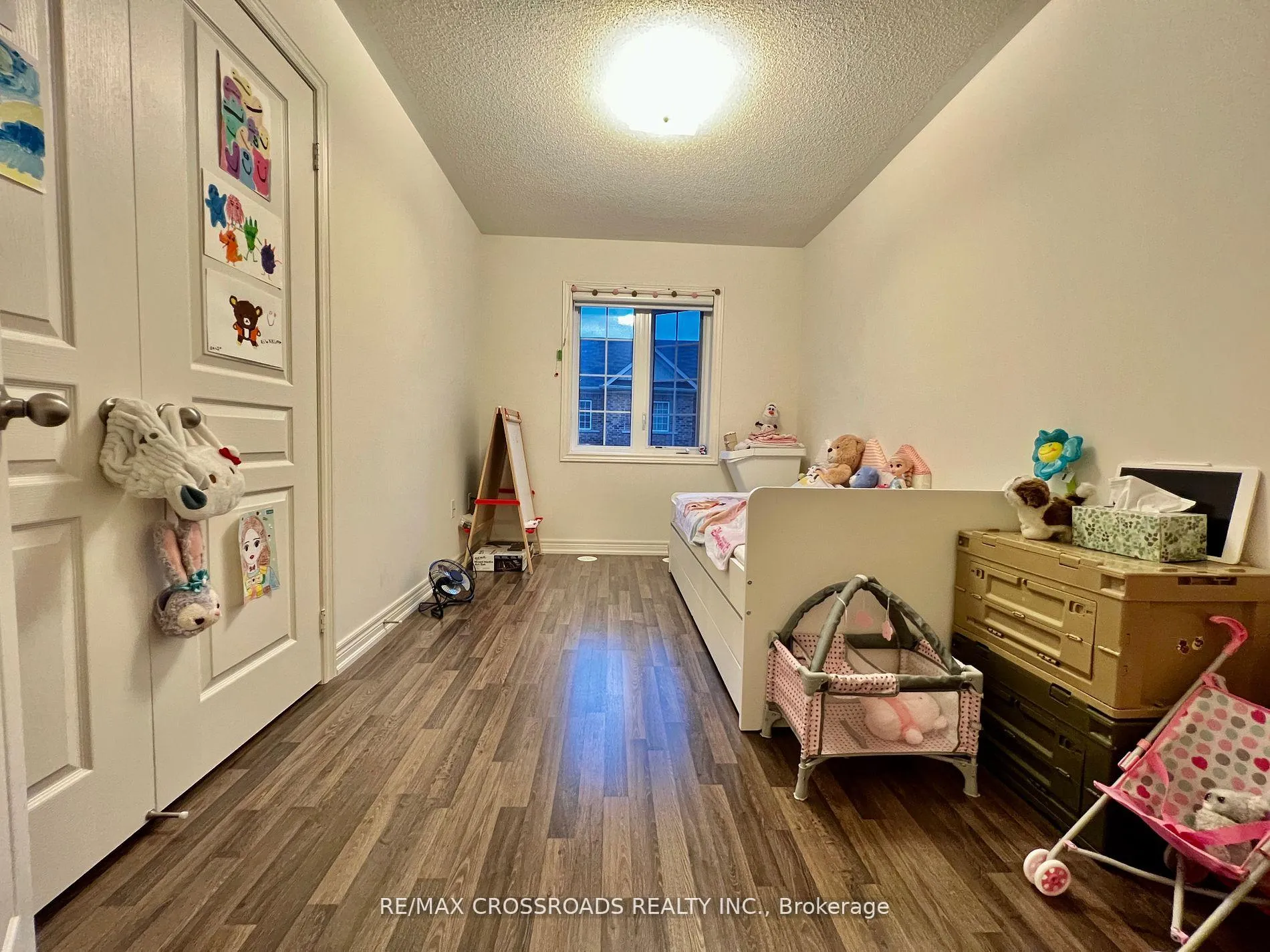 Photo 21 of 26 Spiv Grove Way, Markham, Greensborough — HOMEH