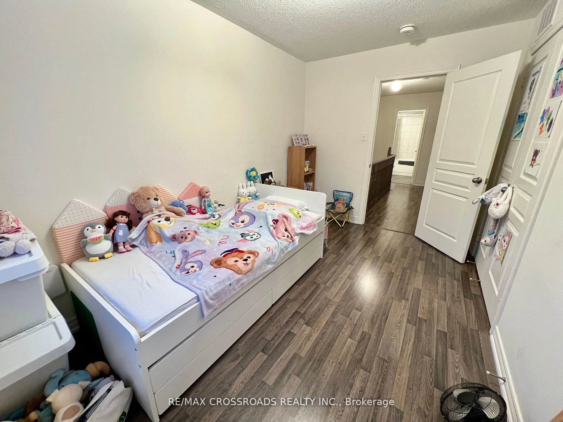 Photo 22 of 26 Spiv Grove Way, Markham, Greensborough — HOMEH