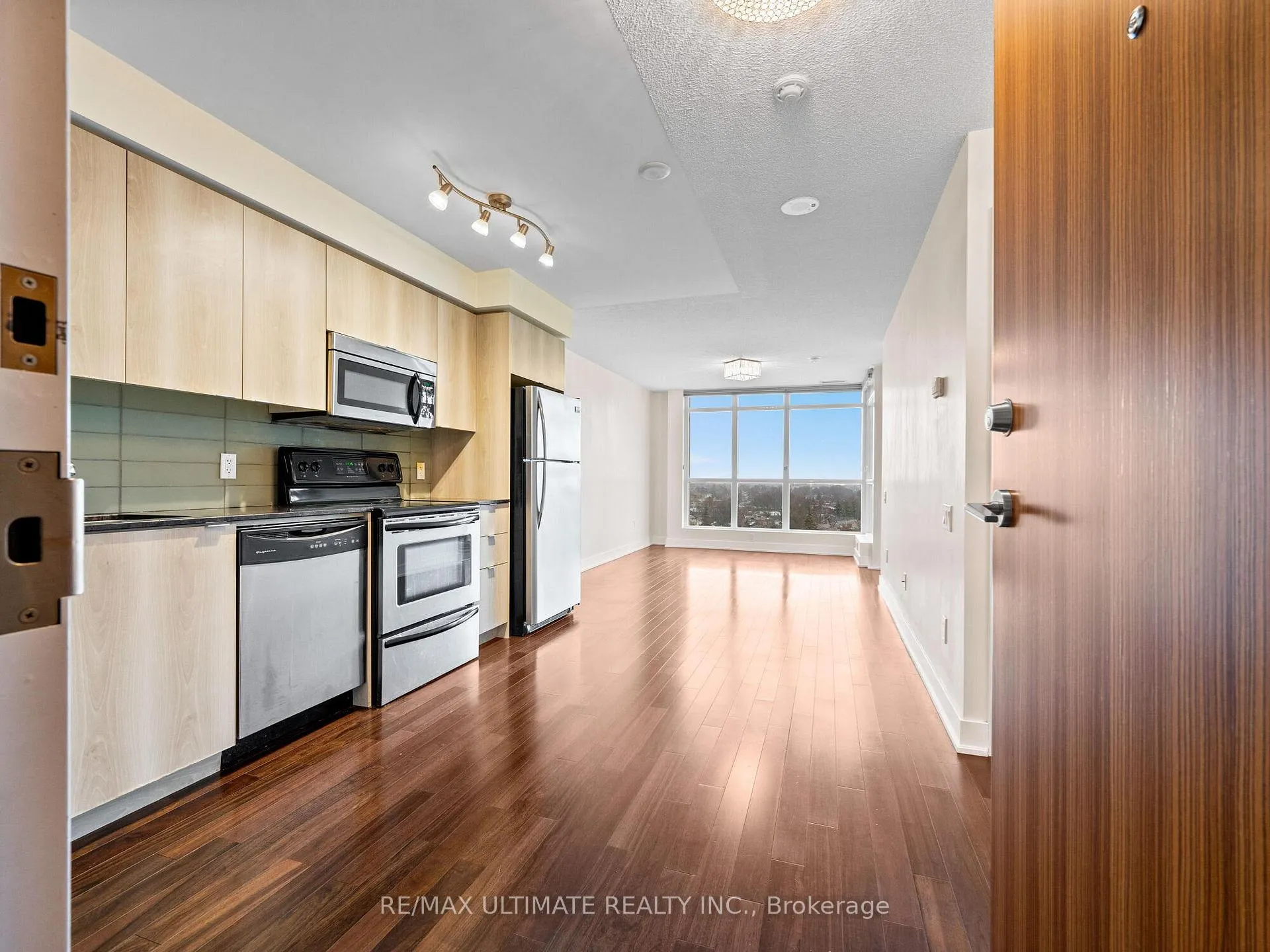 Photo 4 of Unit 1204, 1048 Broadview Avenue, Toronto, Broadview North — HOMEH