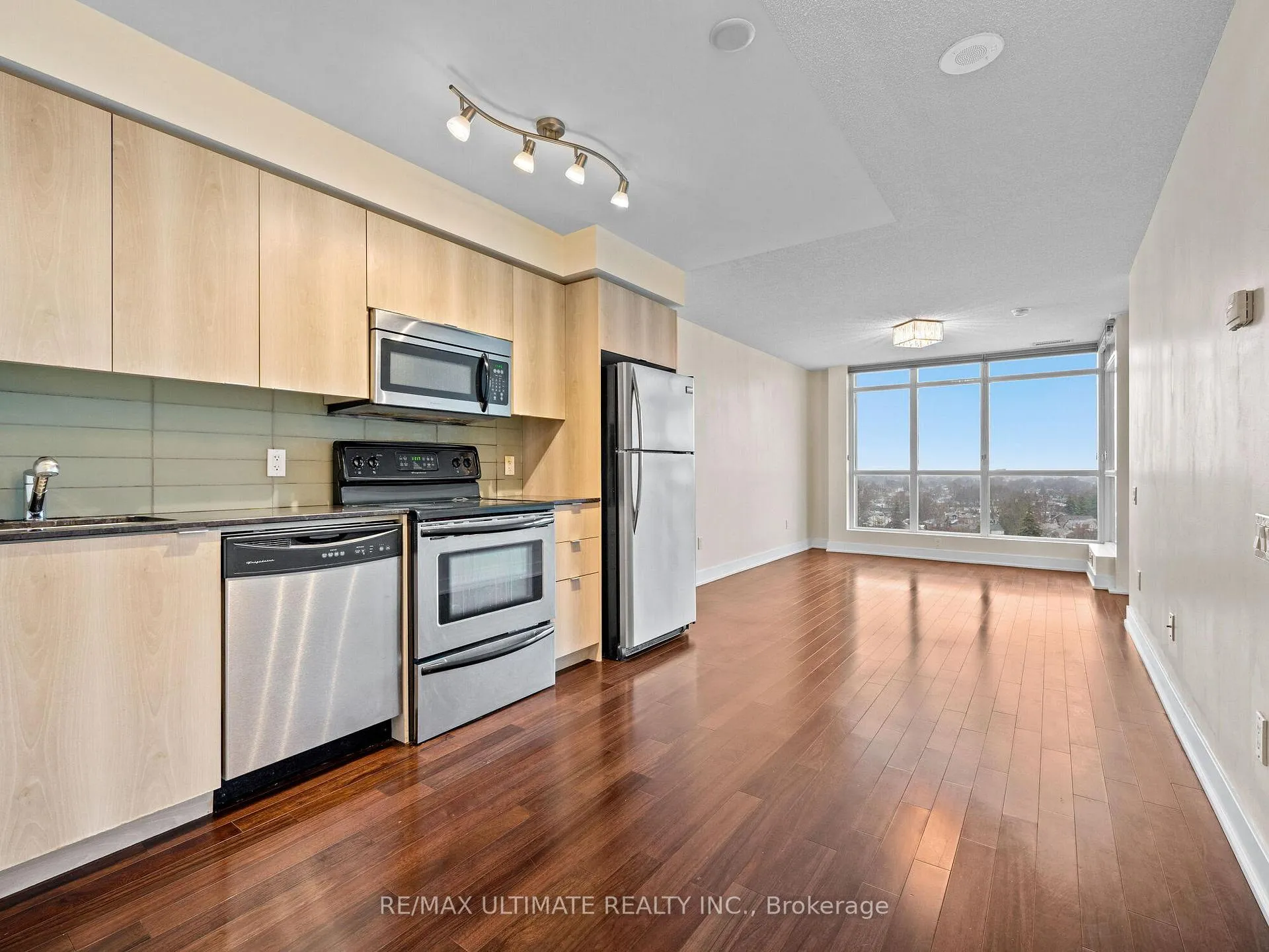 Photo 7 of Unit 1204, 1048 Broadview Avenue, Toronto, Broadview North — HOMEH