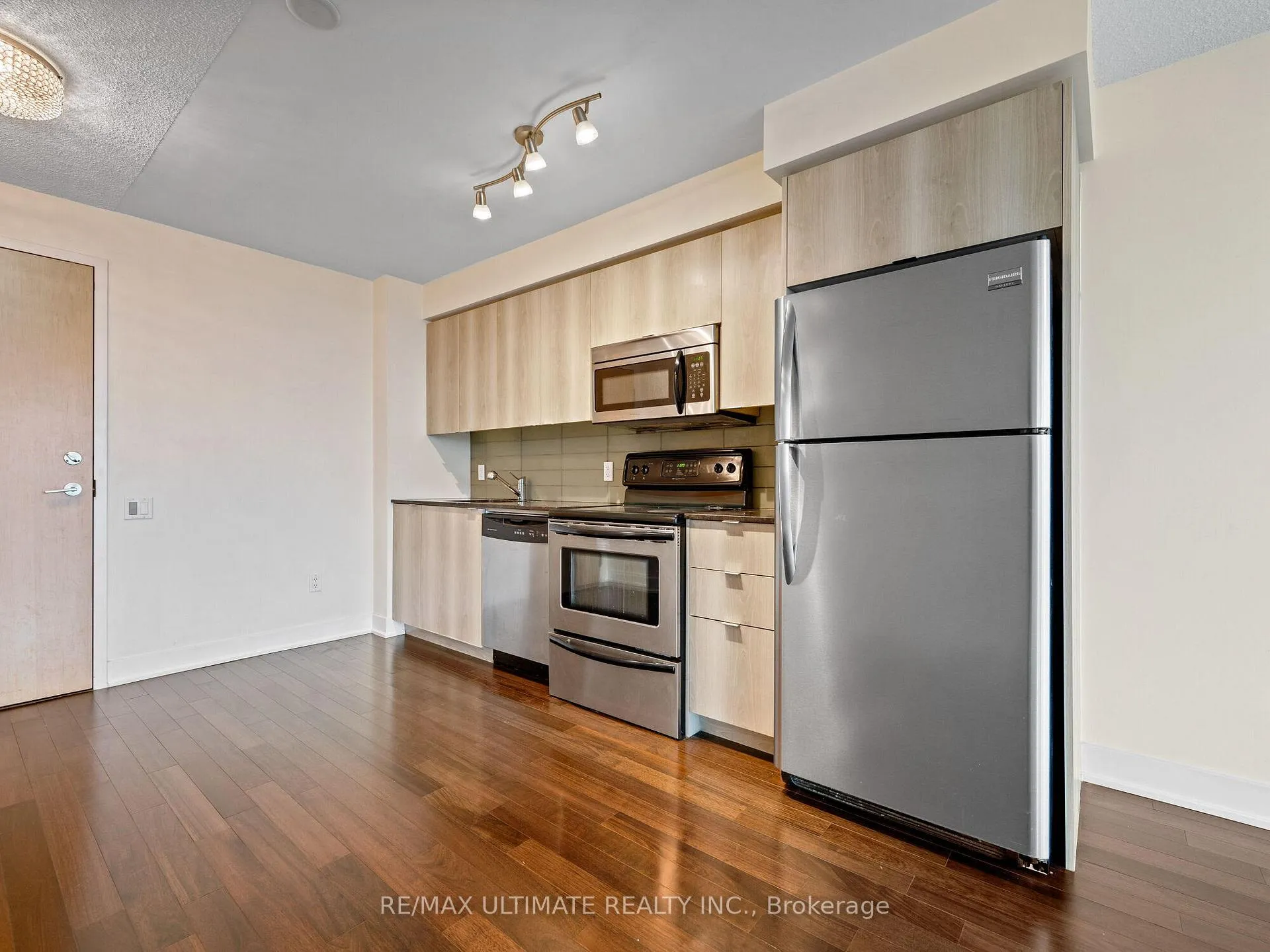 Photo 15 of Unit 1204, 1048 Broadview Avenue, Toronto, Broadview North — HOMEH