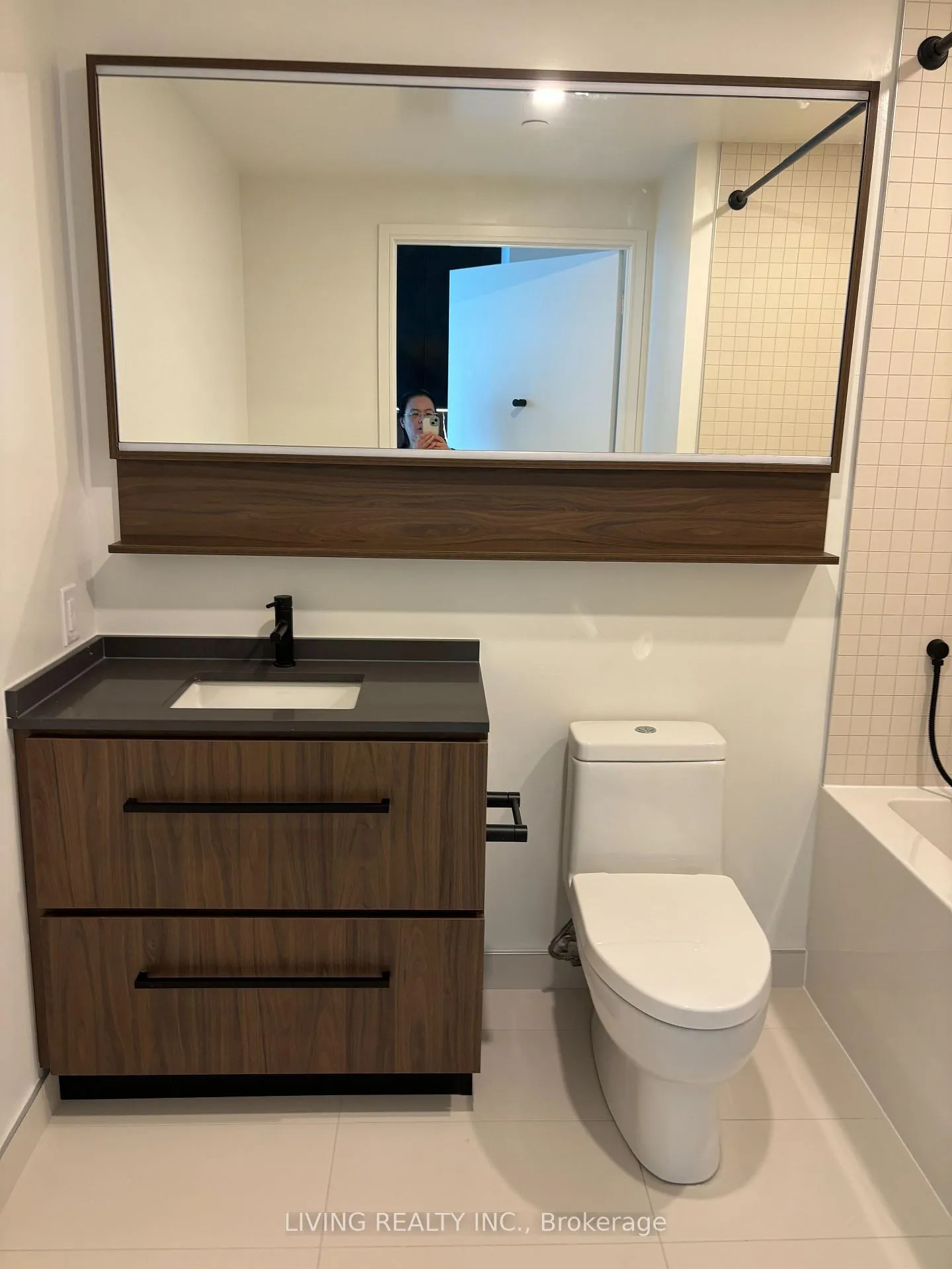 Photo 7 of Unit 617, 425 Front Street E, Toronto, Waterfront Communities — HOMEH
