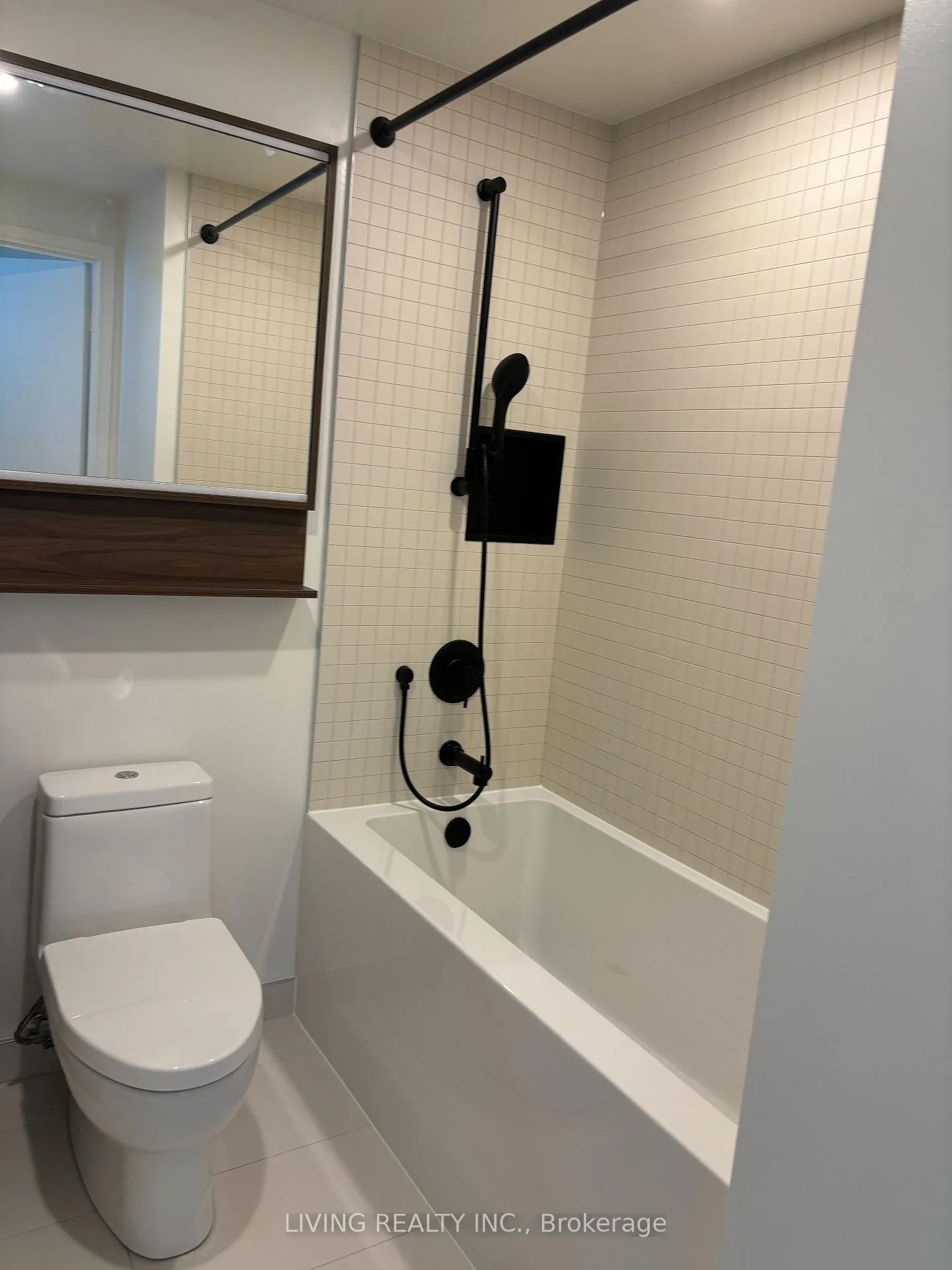 Photo 8 of Unit 617, 425 Front Street E, Toronto, Waterfront Communities — HOMEH
