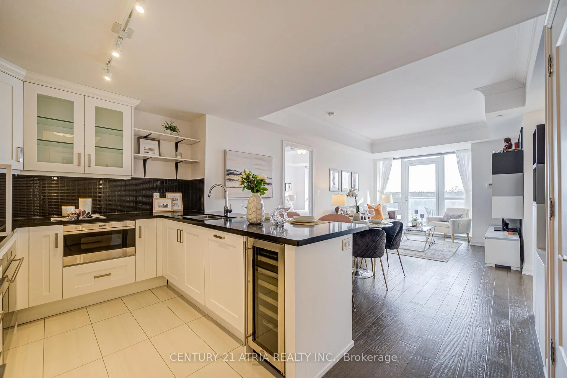 Photo 2 of Unit 501, 15 Stollery Pond Crescent, Markham, Angus Glen — HOMEH