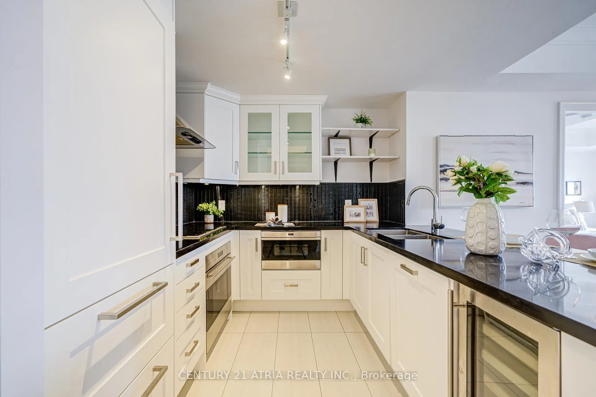 Photo 3 of Unit 501, 15 Stollery Pond Crescent, Markham, Angus Glen — HOMEH