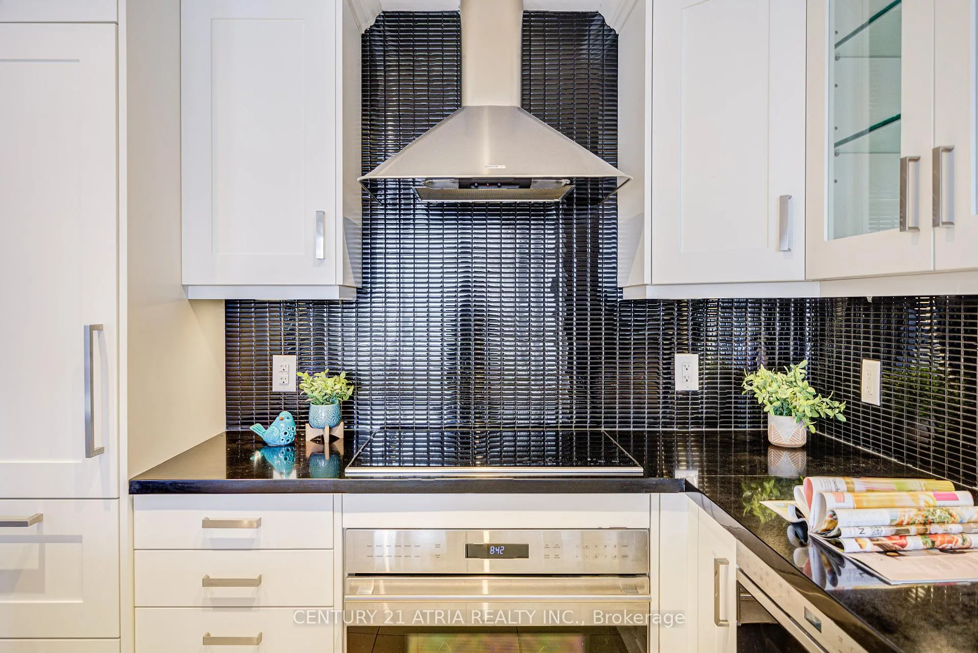 Photo 7 of Unit 501, 15 Stollery Pond Crescent, Markham, Angus Glen — HOMEH