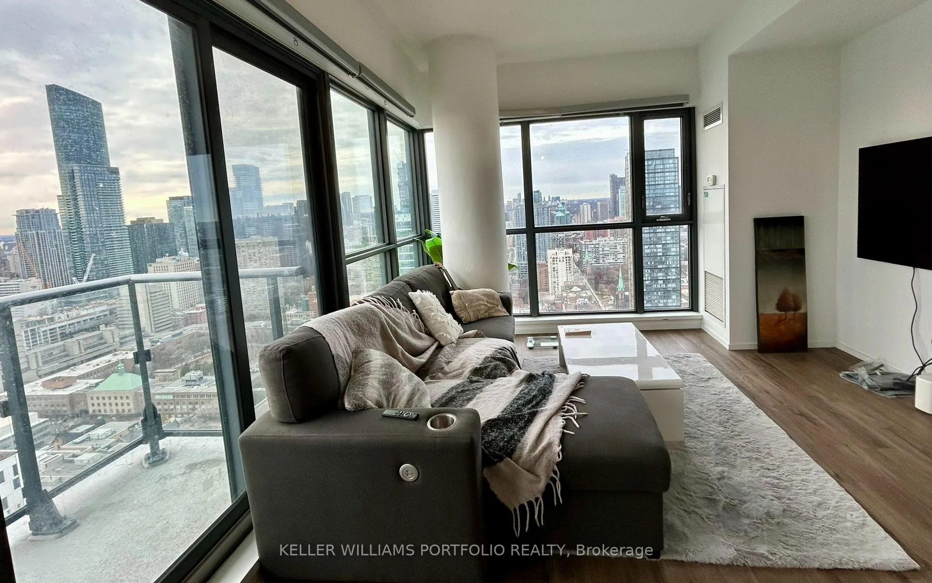 Photo 4 of Unit 3909, 159 Dundas Street E, Toronto, Church-Yonge Corridor — HOMEH