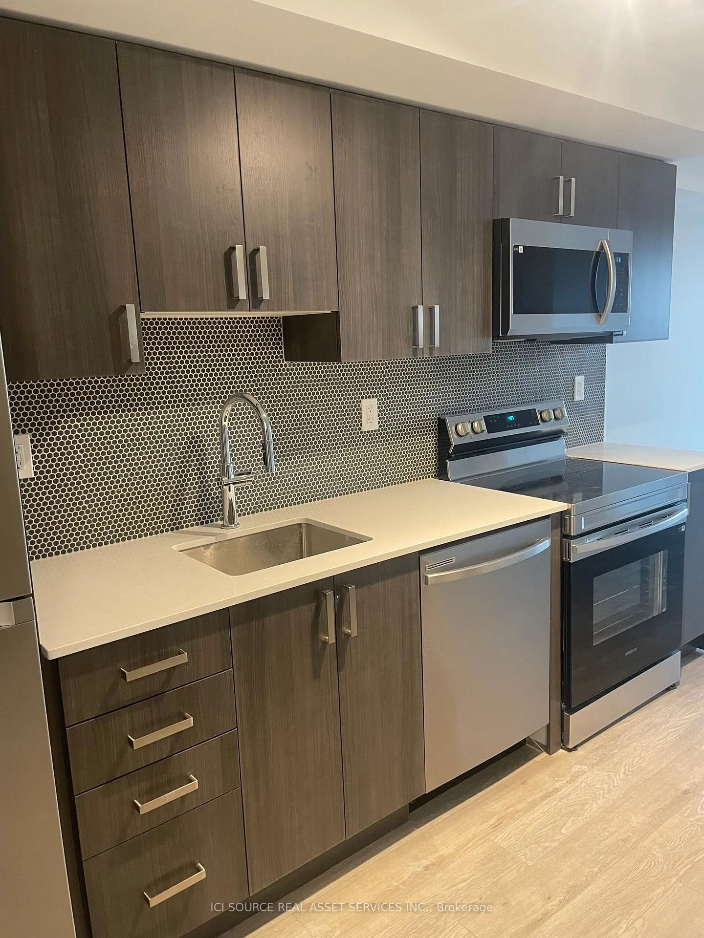 Photo 4 of Unit 1801, 1435 Celebration Drive, Pickering, Bay Ridges — HOMEH