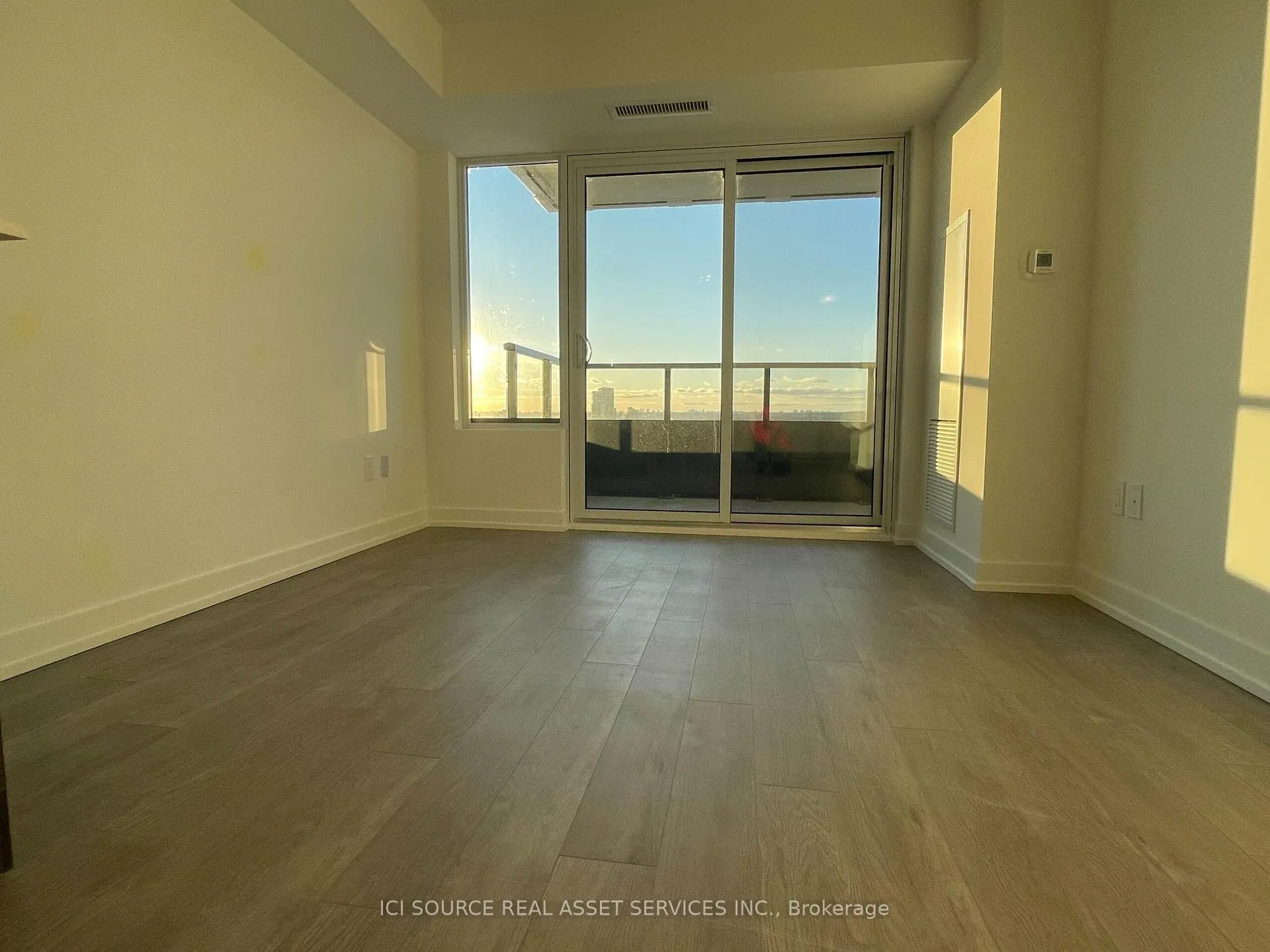 Photo 5 of Unit 1801, 1435 Celebration Drive, Pickering, Bay Ridges — HOMEH