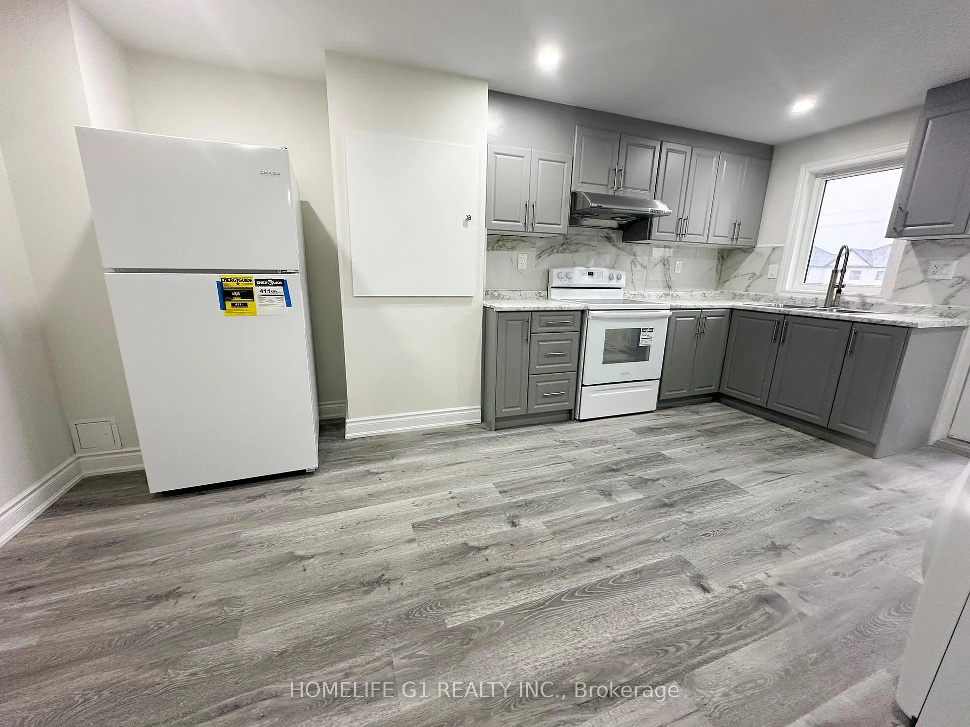 Photo 3 of 118 Watermill Street, Kitchener, Doon South — HOMEH