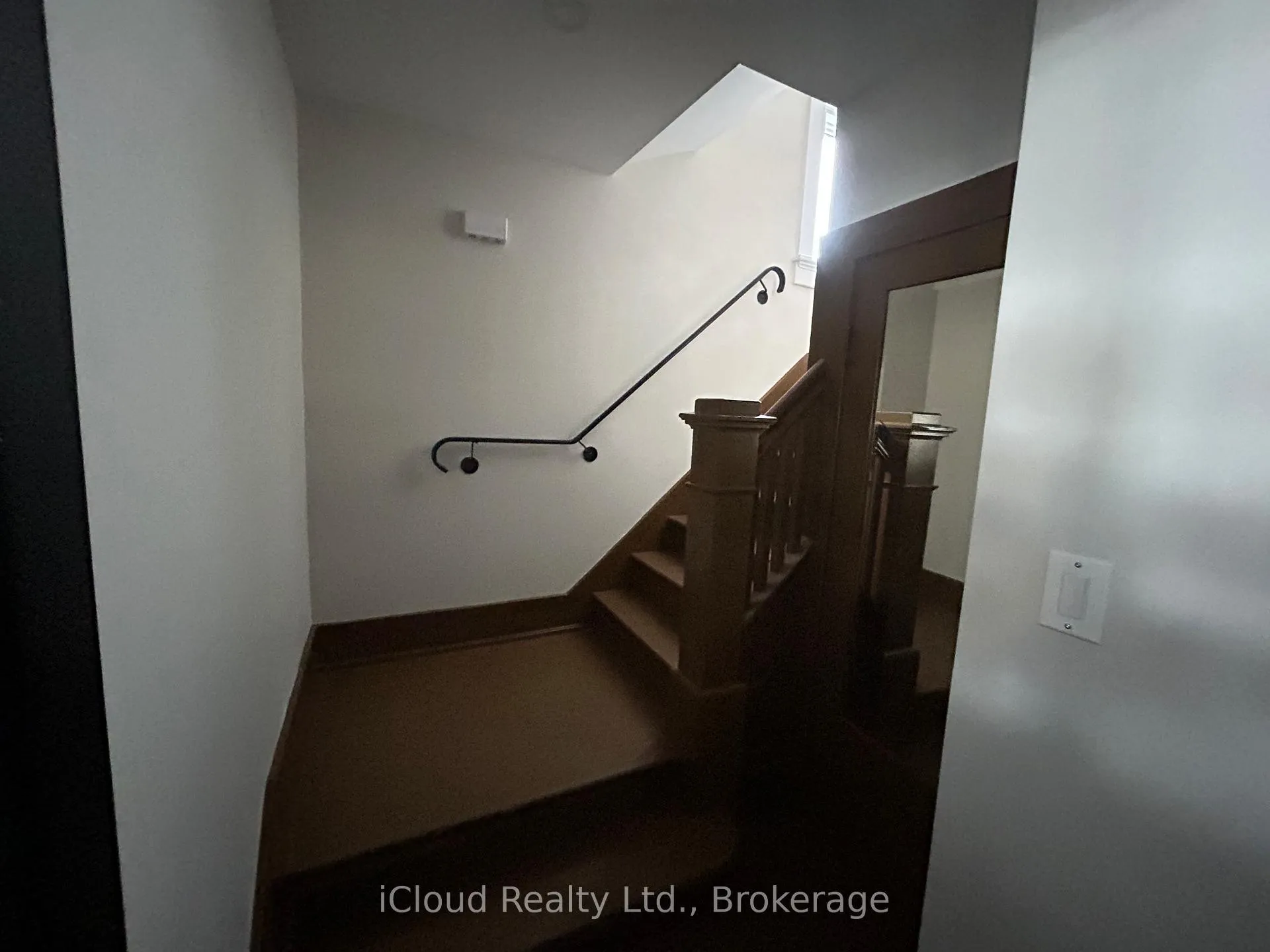 Photo 4 of Unit Unit 2, 152 Weber Street E, Kitchener — HOMEH