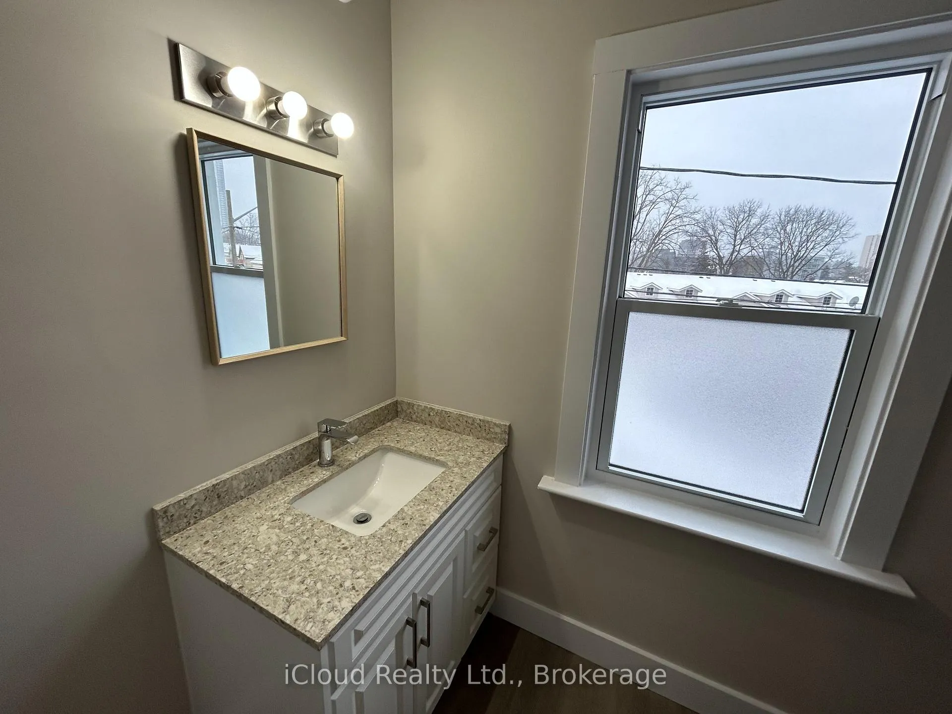 Photo 8 of Unit Unit 2, 152 Weber Street E, Kitchener — HOMEH