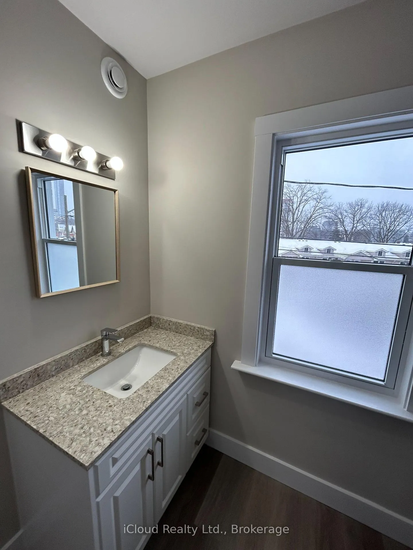 Photo 9 of Unit Unit 2, 152 Weber Street E, Kitchener — HOMEH