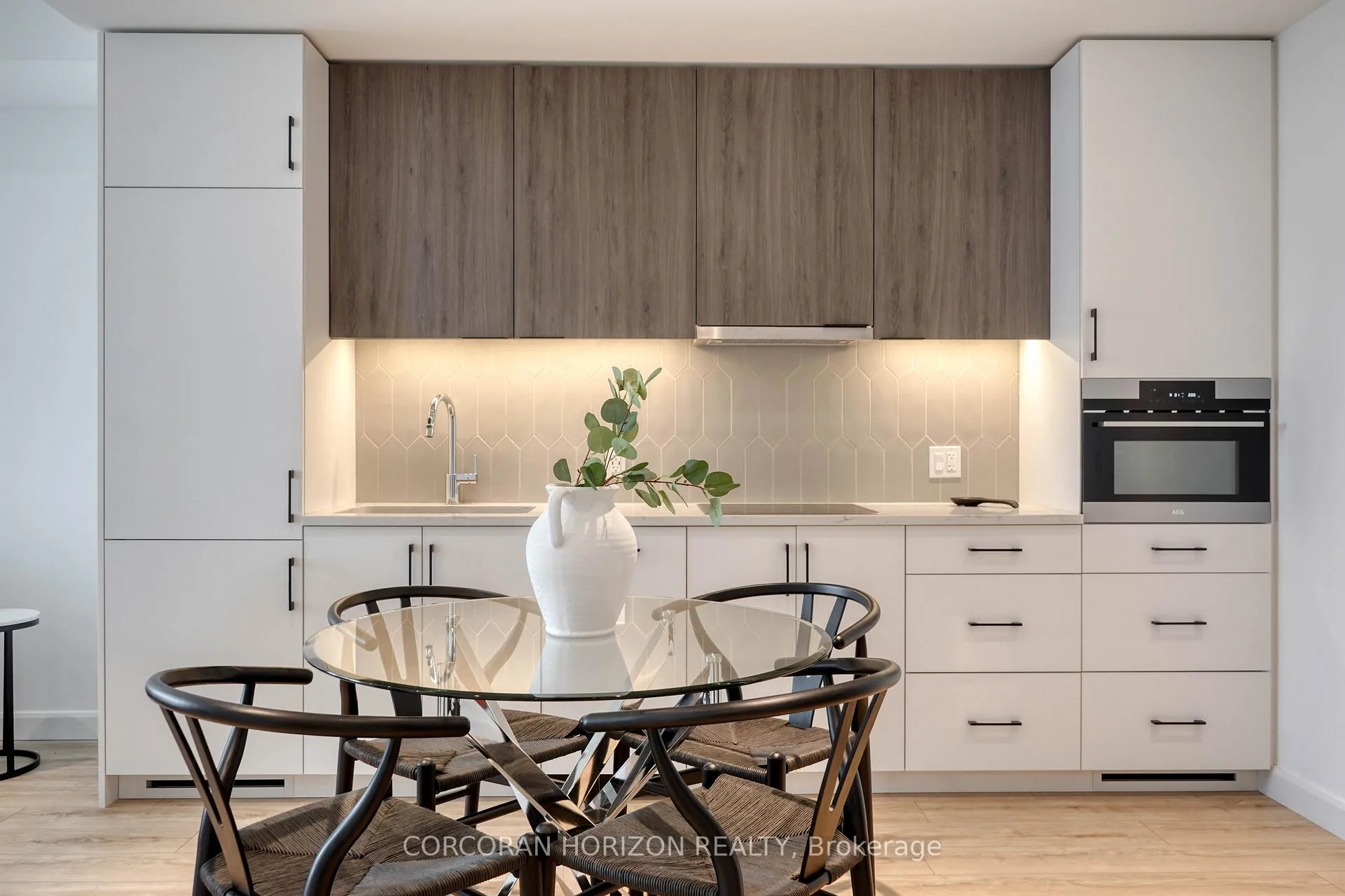 Photo 5 of Unit 406, 741 King Street W, Kitchener, KW Hospital — HOMEH