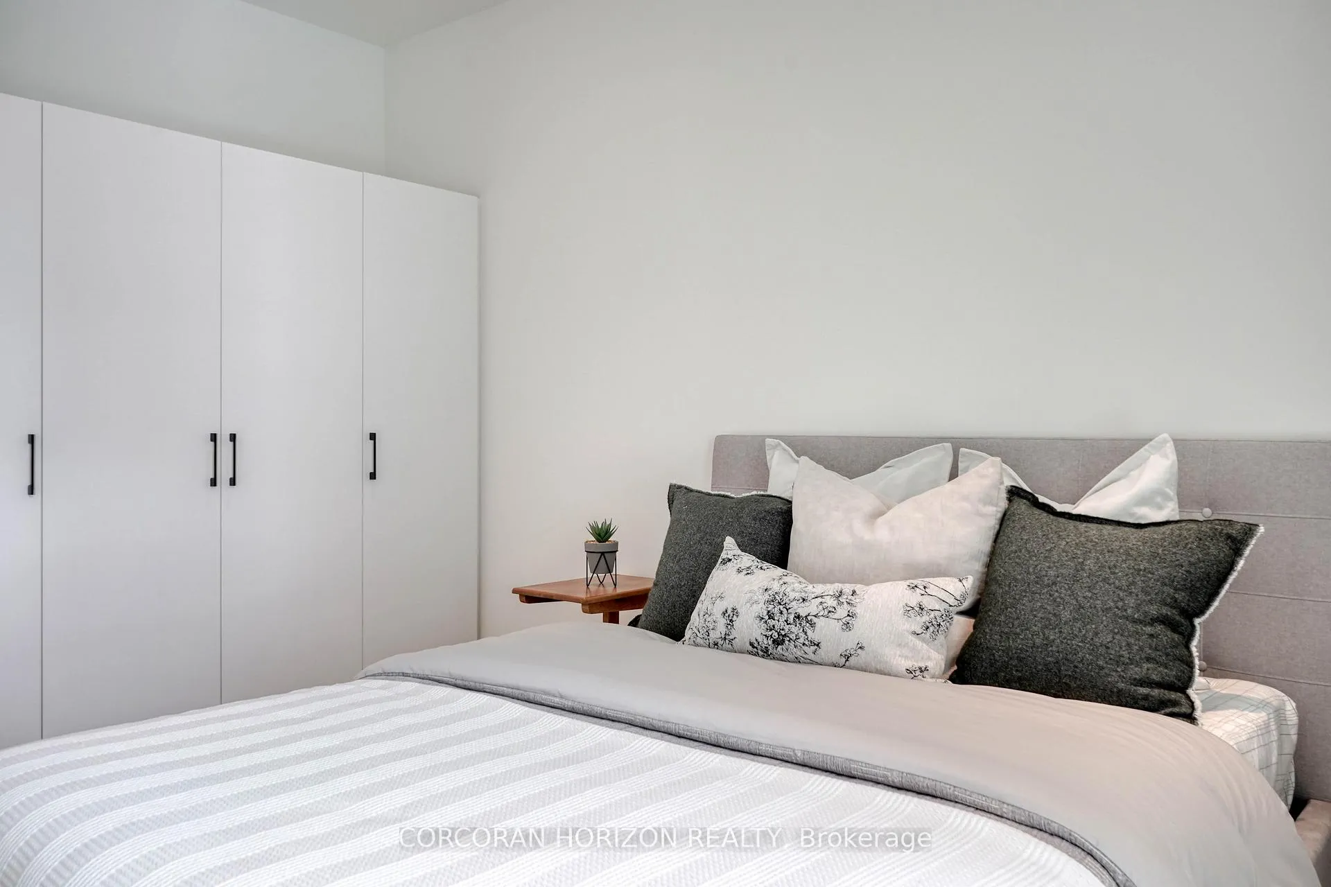 Photo 13 of Unit 406, 741 King Street W, Kitchener, KW Hospital — HOMEH
