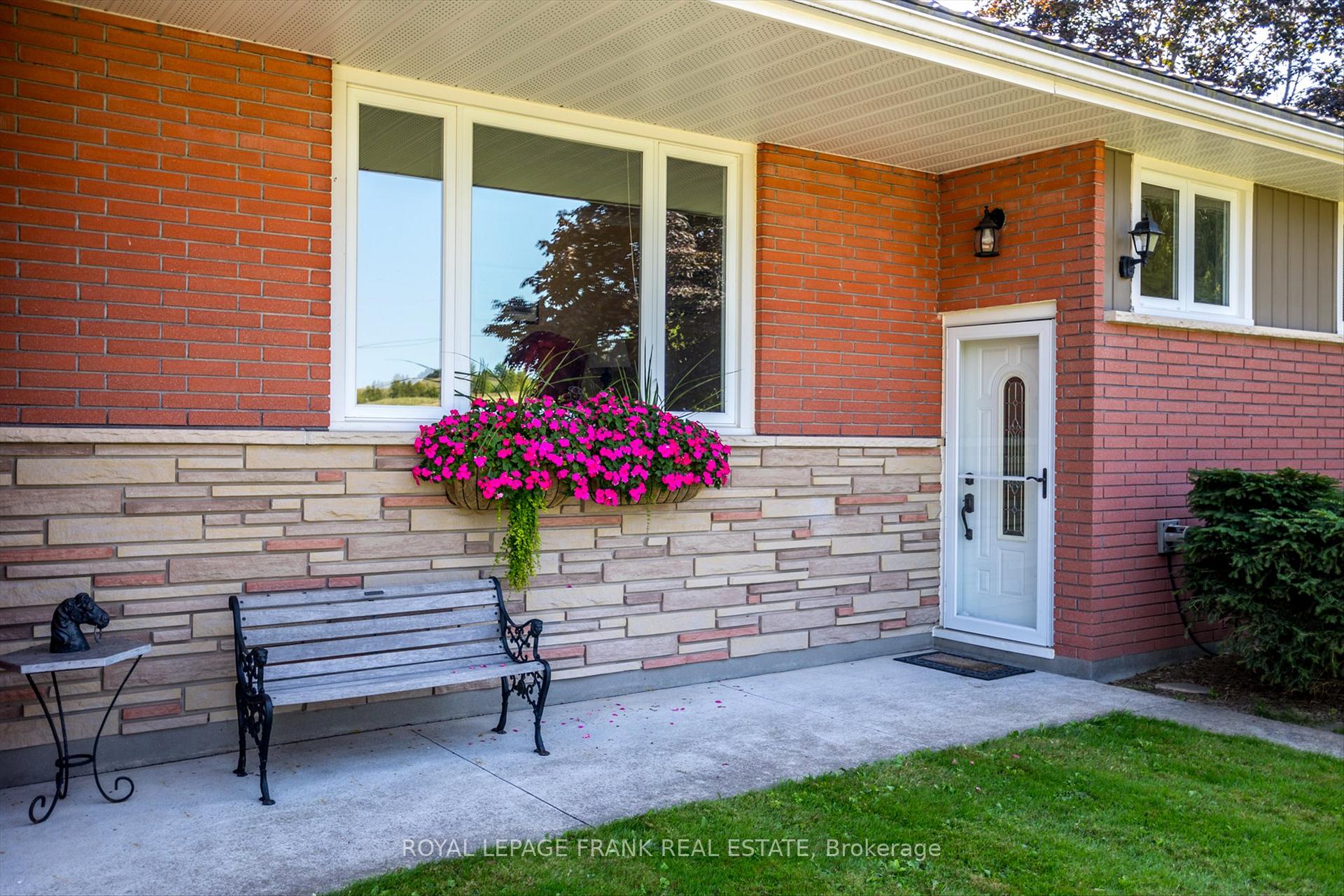 Photo 2 of 953 Mount Pleasant Road, Cavan Monaghan, Cavan Twp — HOMEH