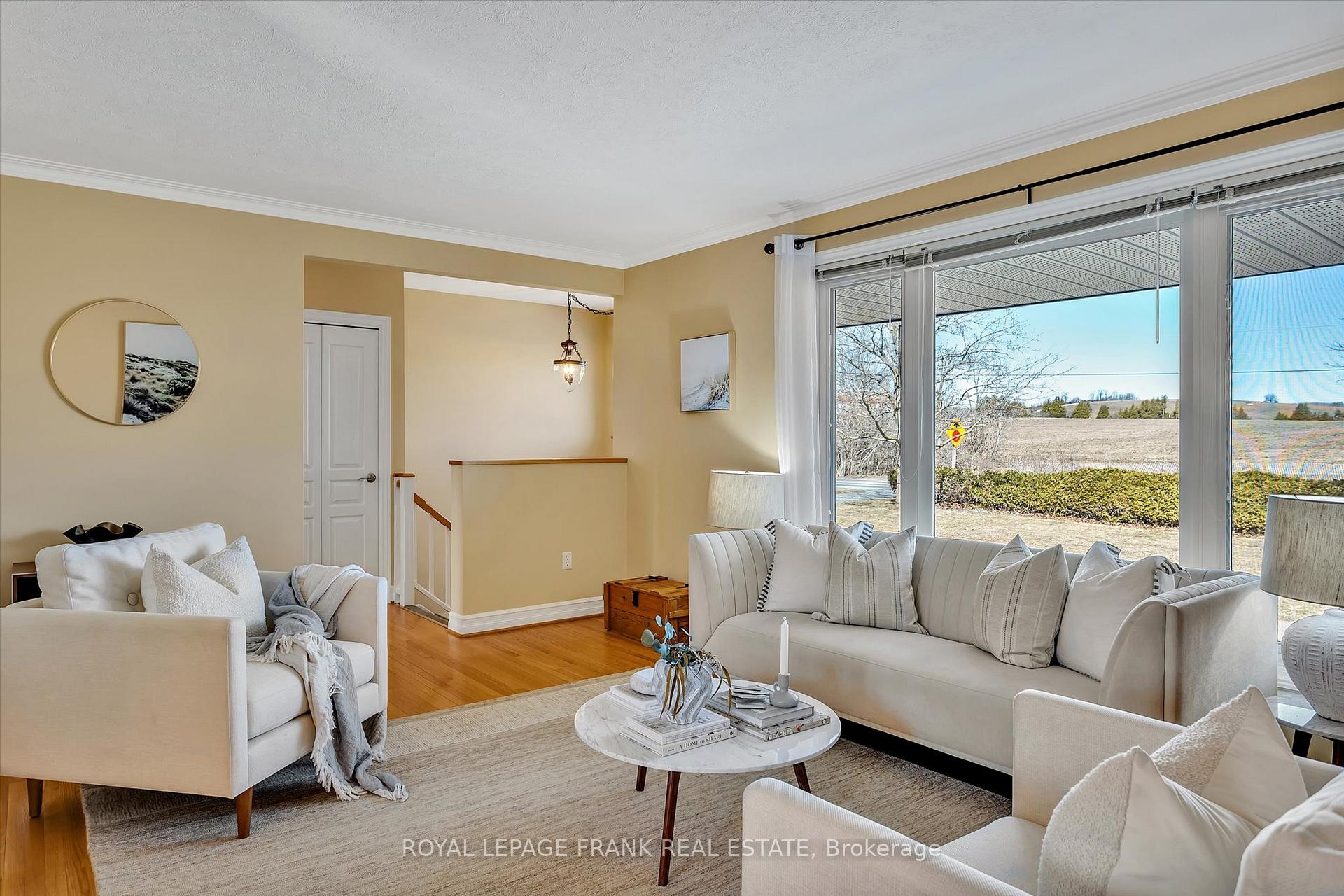 Photo 4 of 953 Mount Pleasant Road, Cavan Monaghan, Cavan Twp — HOMEH