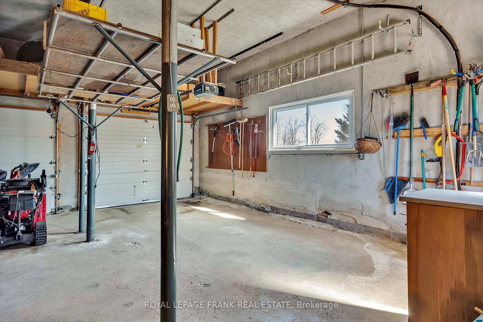 Photo 32 of 953 Mount Pleasant Road, Cavan Monaghan, Cavan Twp — HOMEH