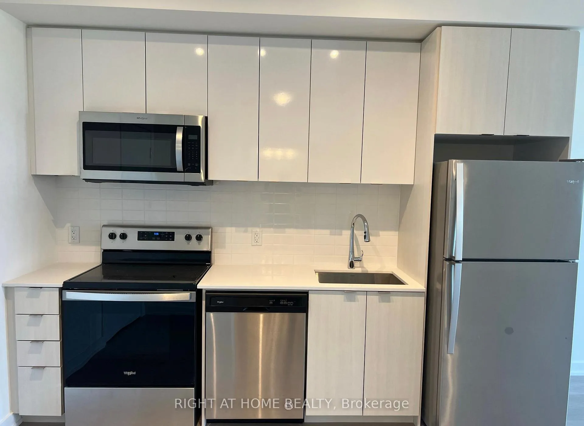 Photo 7 of Unit 416, 859 The Queensway, Etobicoke, Stonegate-Queensway — HOMEH