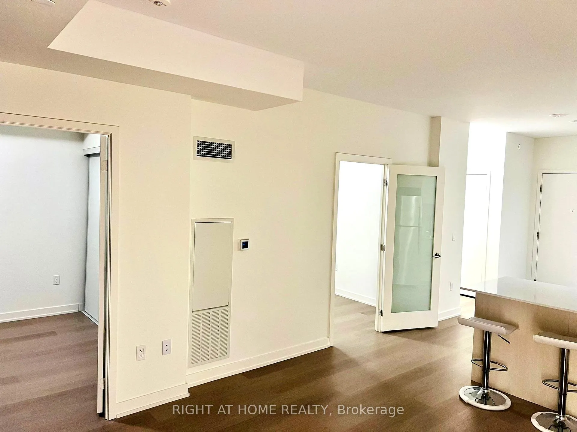 Photo 11 of Unit 416, 859 The Queensway, Etobicoke, Stonegate-Queensway — HOMEH