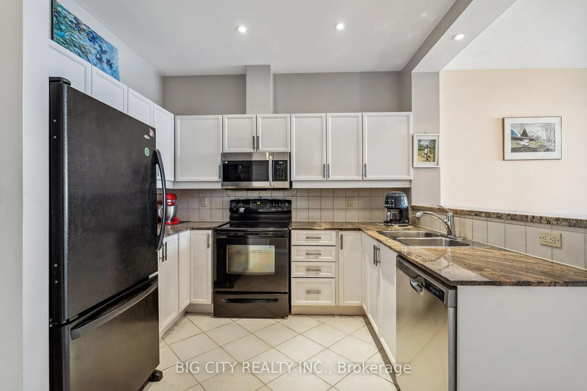 Photo 2 of Unit 403, 1 Leaside Park Drive, Toronto, Thorncliffe Park — HOMEH