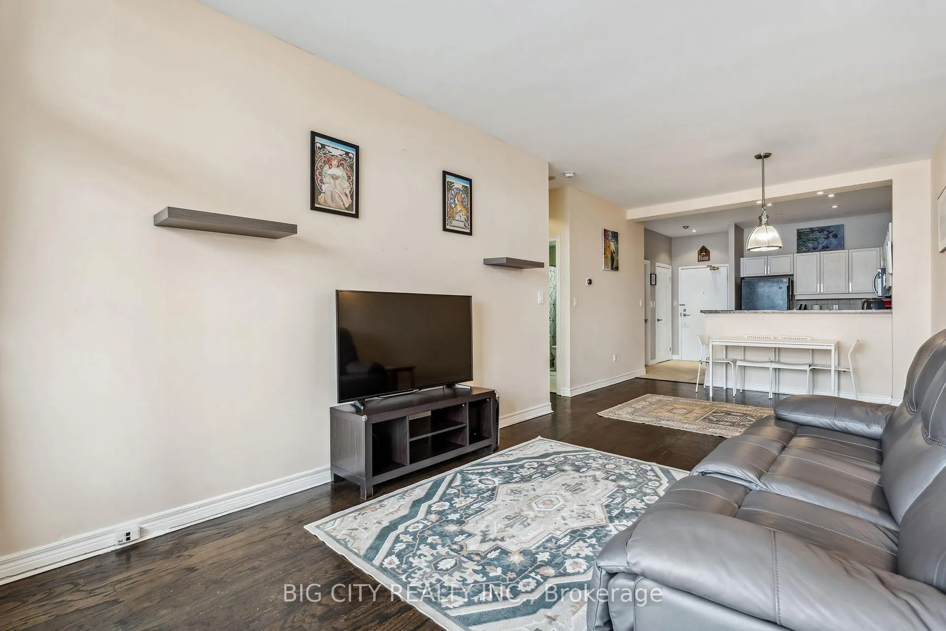 Photo 8 of Unit 403, 1 Leaside Park Drive, Toronto, Thorncliffe Park — HOMEH