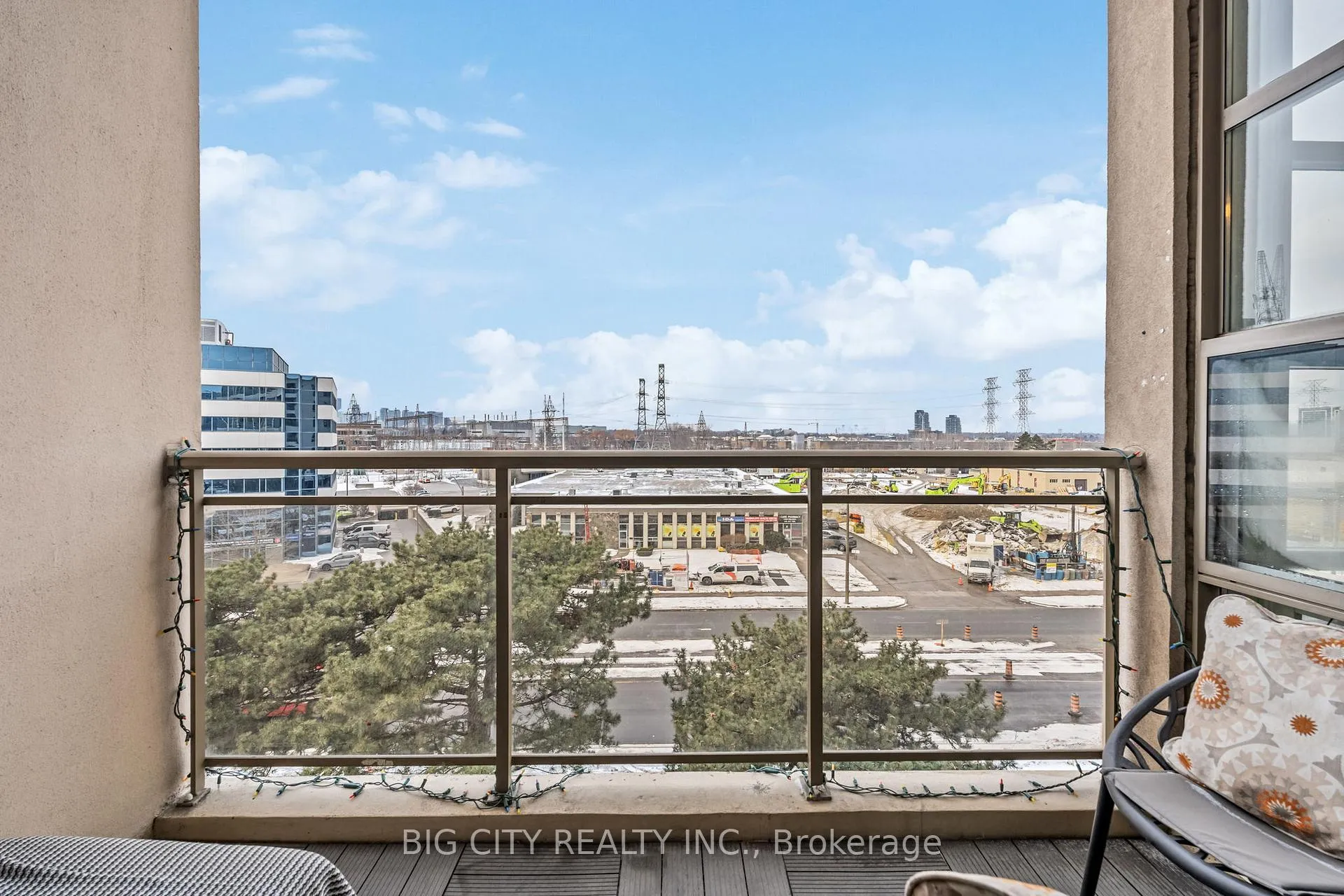 Photo 12 of Unit 403, 1 Leaside Park Drive, Toronto, Thorncliffe Park — HOMEH