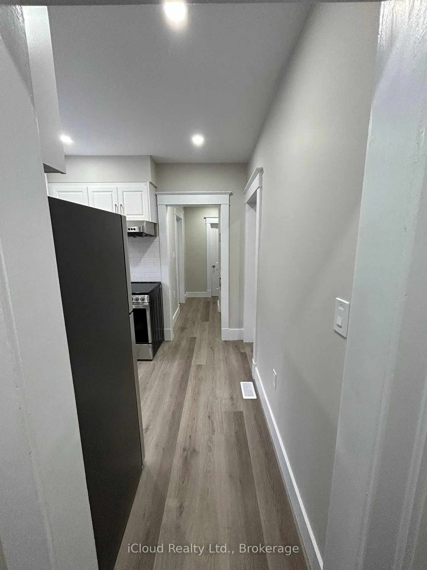 Photo 4 of Unit Unit 1, 152 Weber Street E, Kitchener — HOMEH