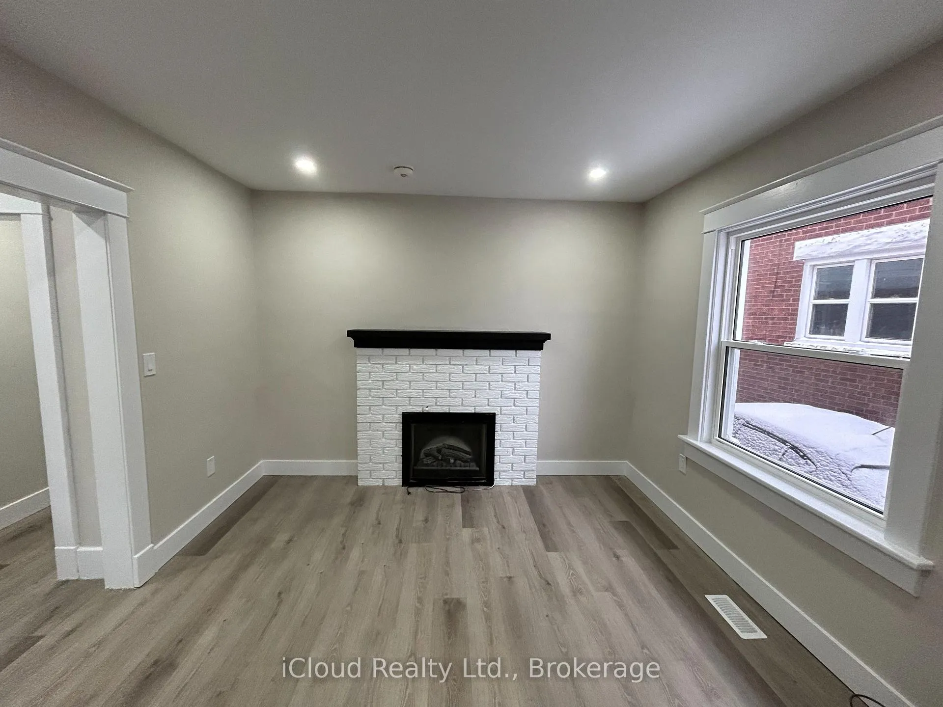 Photo 9 of Unit Unit 1, 152 Weber Street E, Kitchener — HOMEH