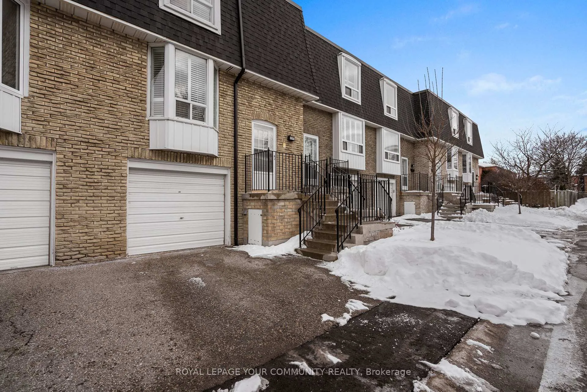 Photo 3 of 248 Royal Orchard Boulevard, Markham, Royal Orchard — HOMEH