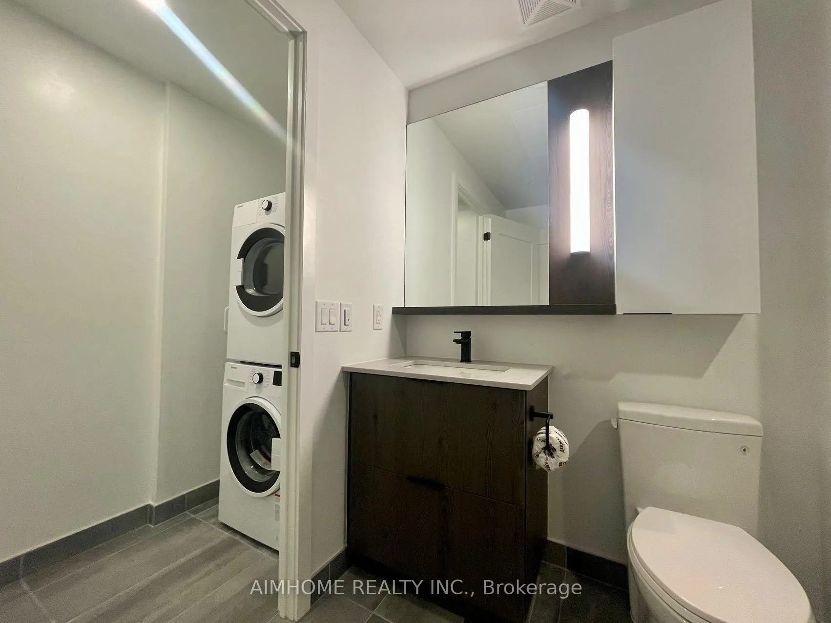 Photo 3 of Unit 612, 5 Defries Street, Toronto, Regent Park — HOMEH