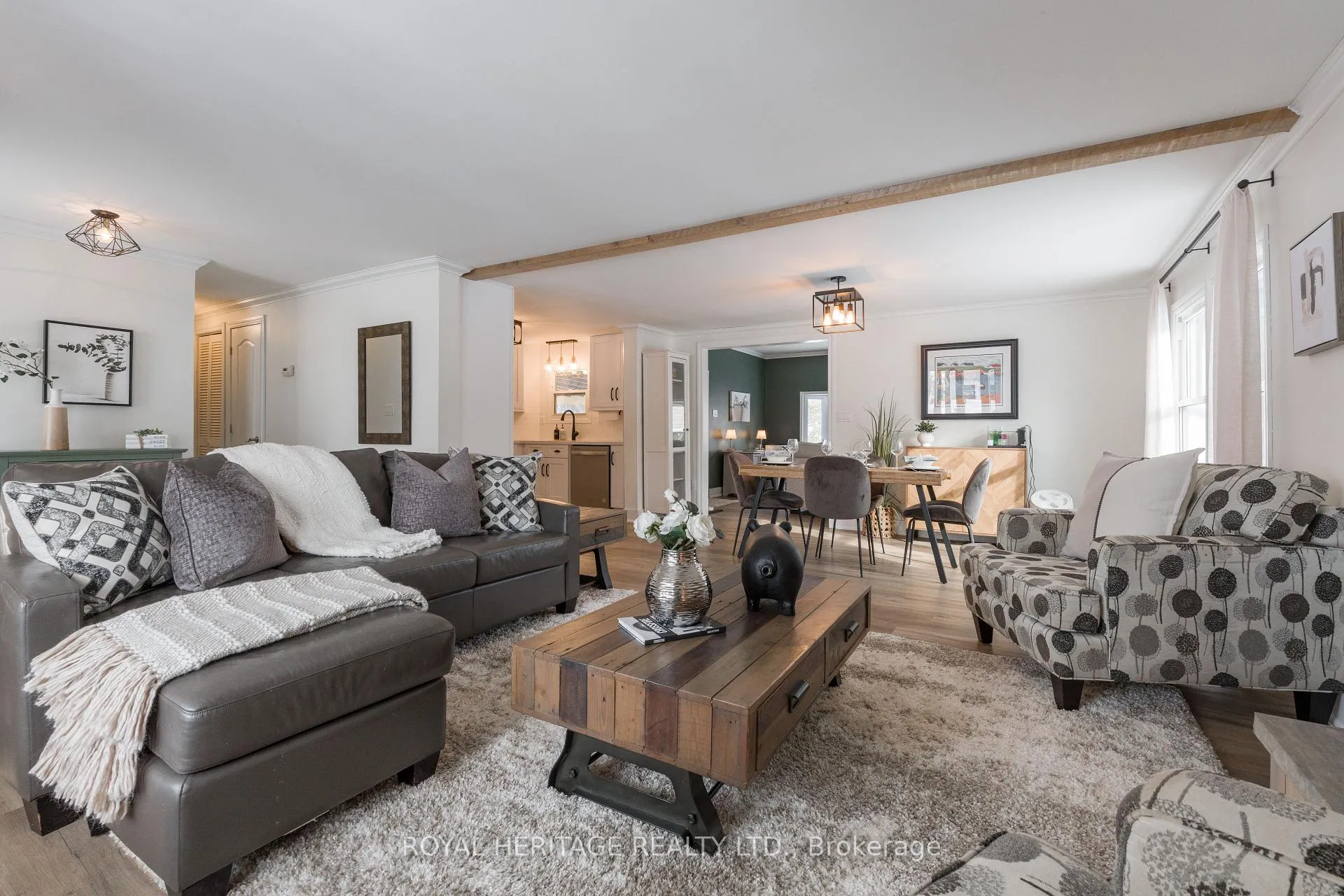 Photo 5 of 104 Linden Lane, Innisfil, Rural Innisfil — HOMEH