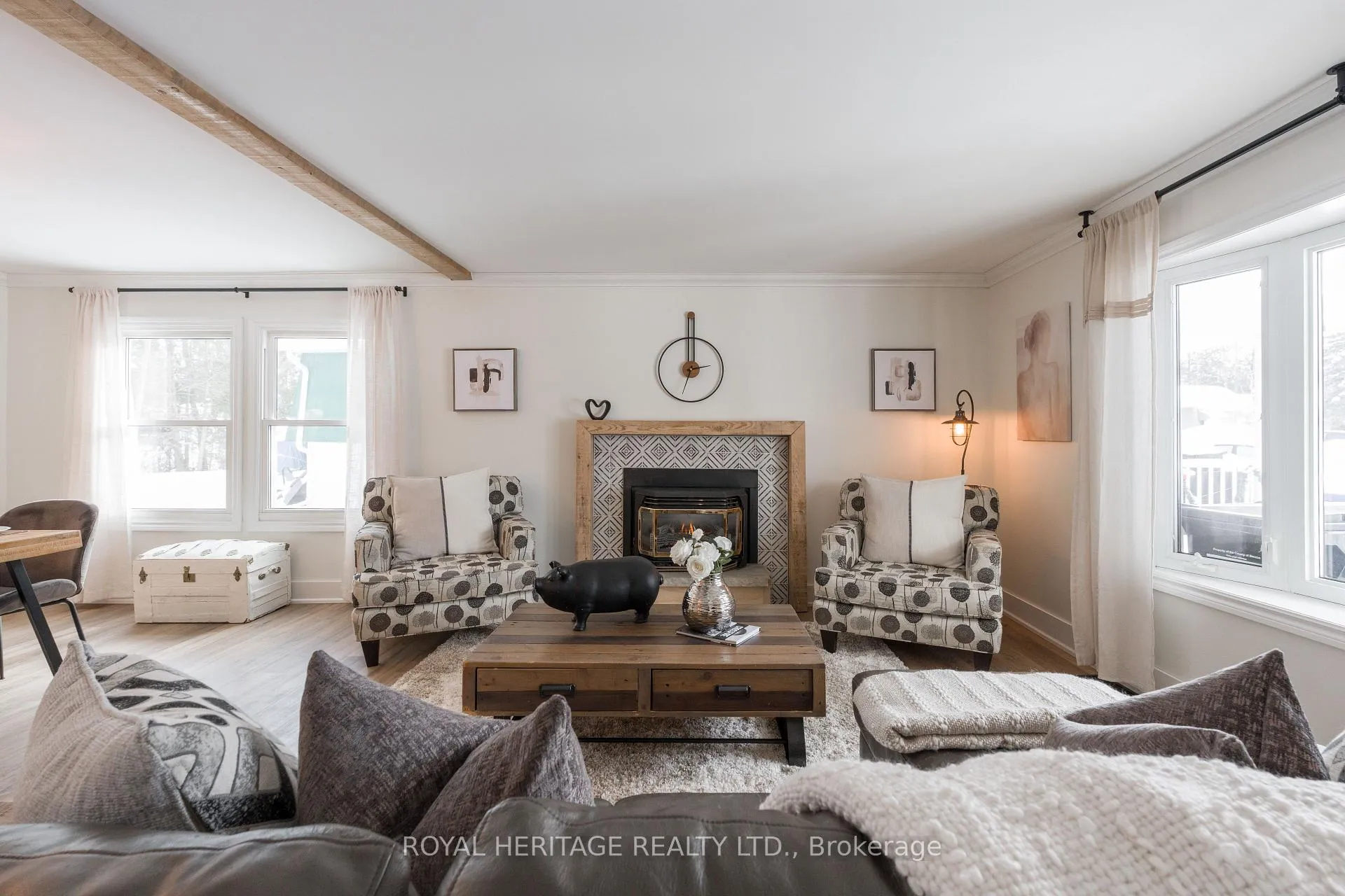 Photo 7 of 104 Linden Lane, Innisfil, Rural Innisfil — HOMEH
