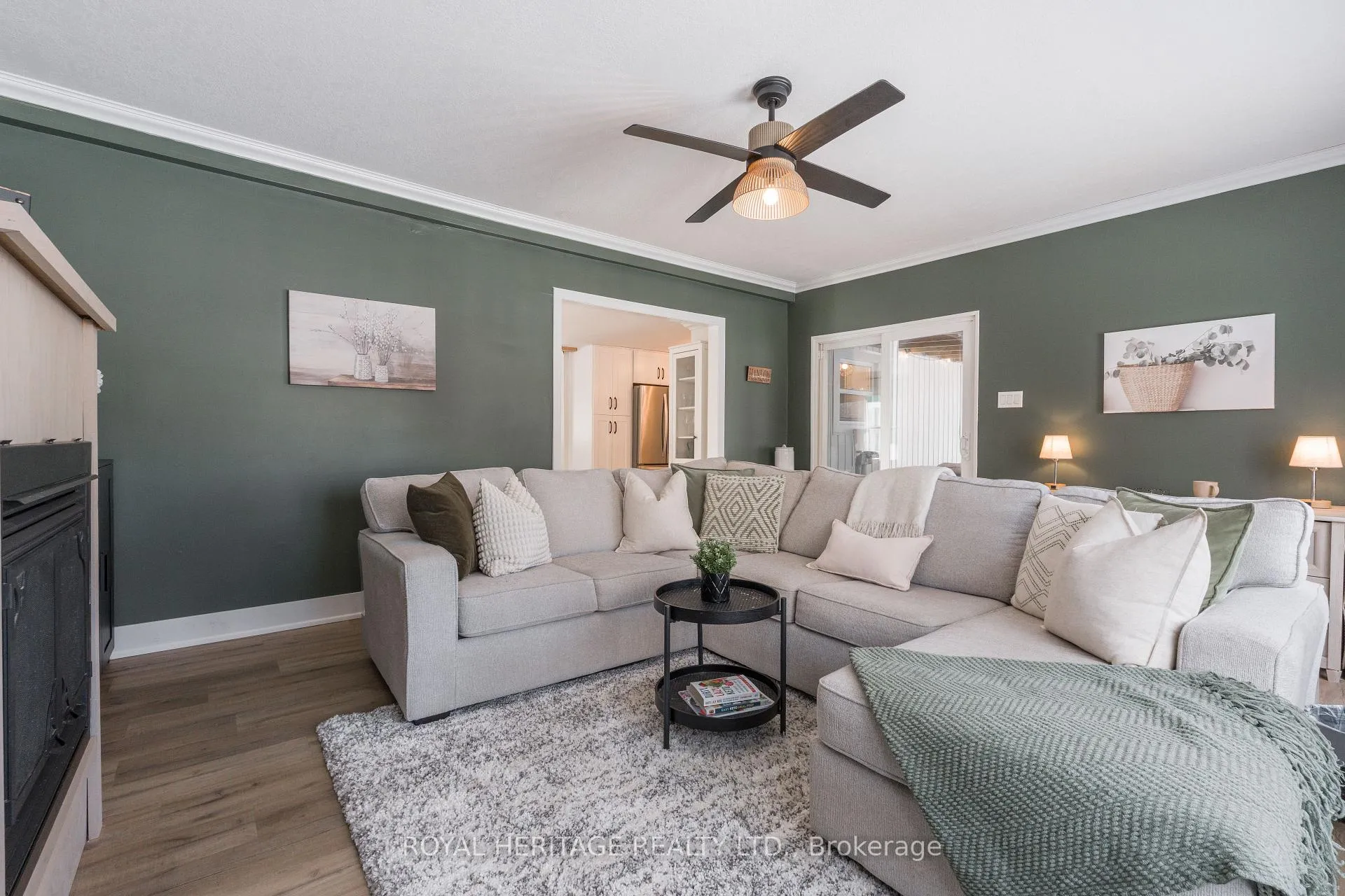 Photo 23 of 104 Linden Lane, Innisfil, Rural Innisfil — HOMEH