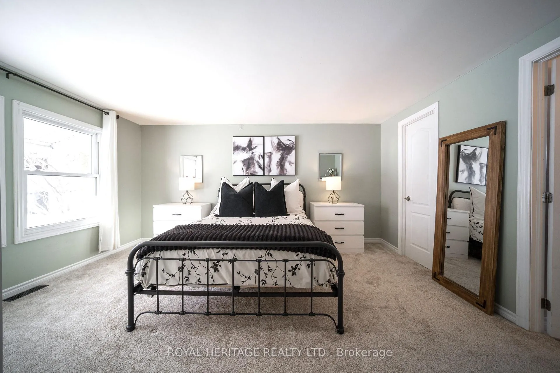 Photo 26 of 104 Linden Lane, Innisfil, Rural Innisfil — HOMEH