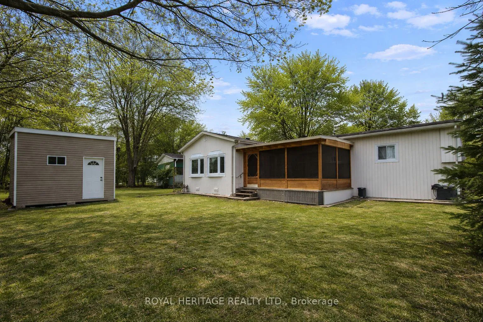 Photo 35 of 104 Linden Lane, Innisfil, Rural Innisfil — HOMEH