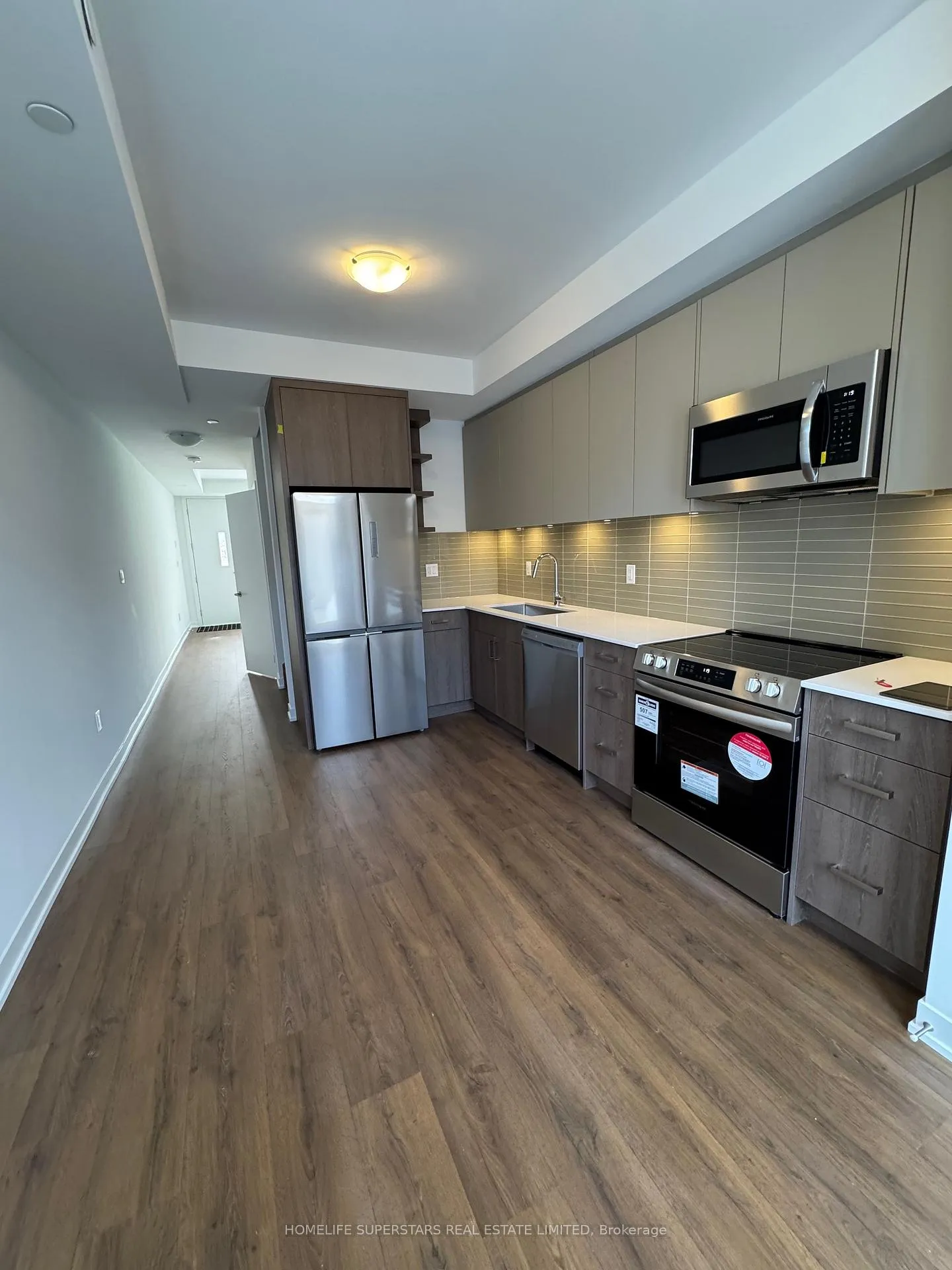 Photo 12 of 42 Turtle Island Road, Toronto, Englemount-Lawrence — HOMEH