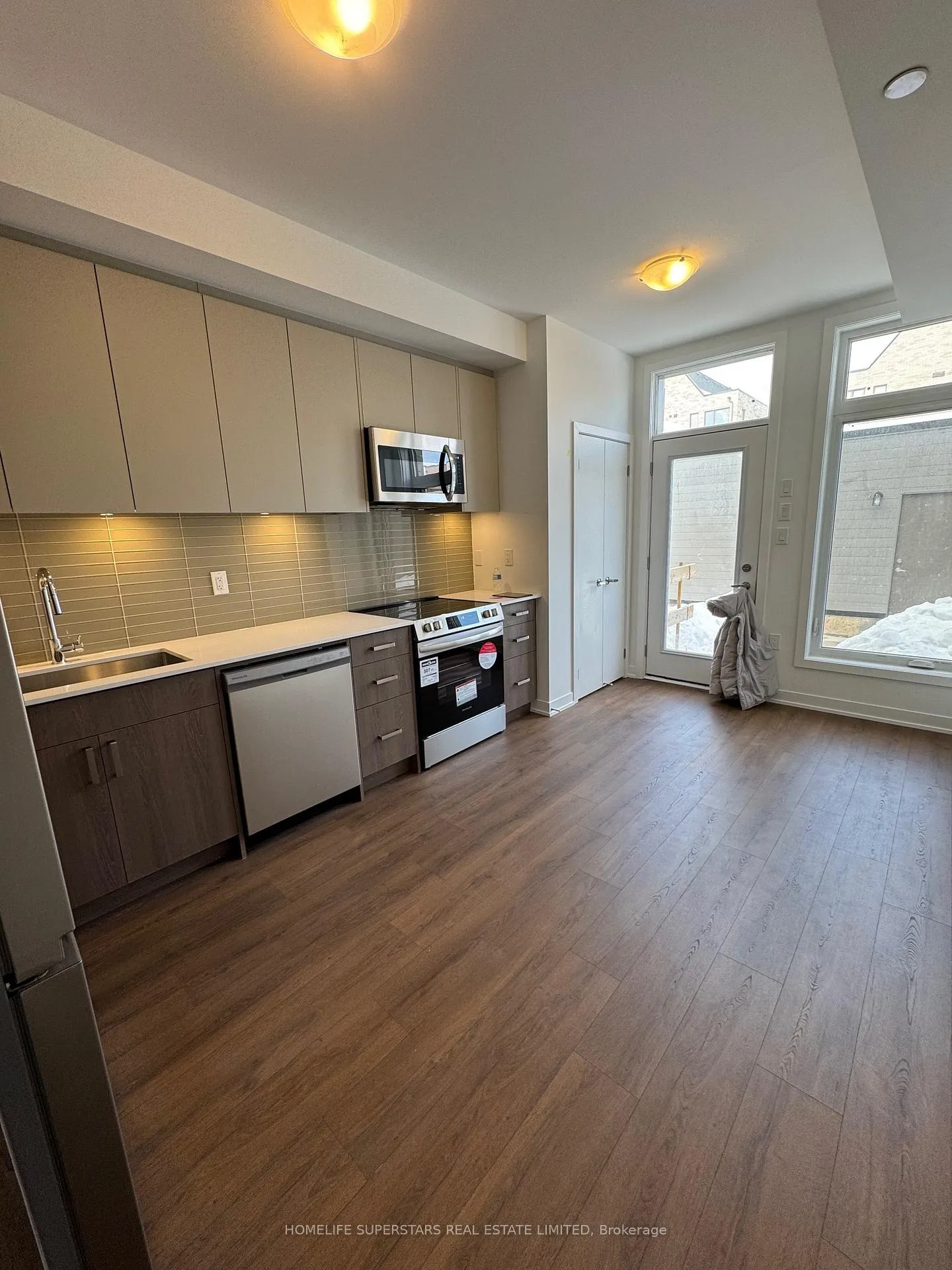Photo 13 of 42 Turtle Island Road, Toronto, Englemount-Lawrence — HOMEH