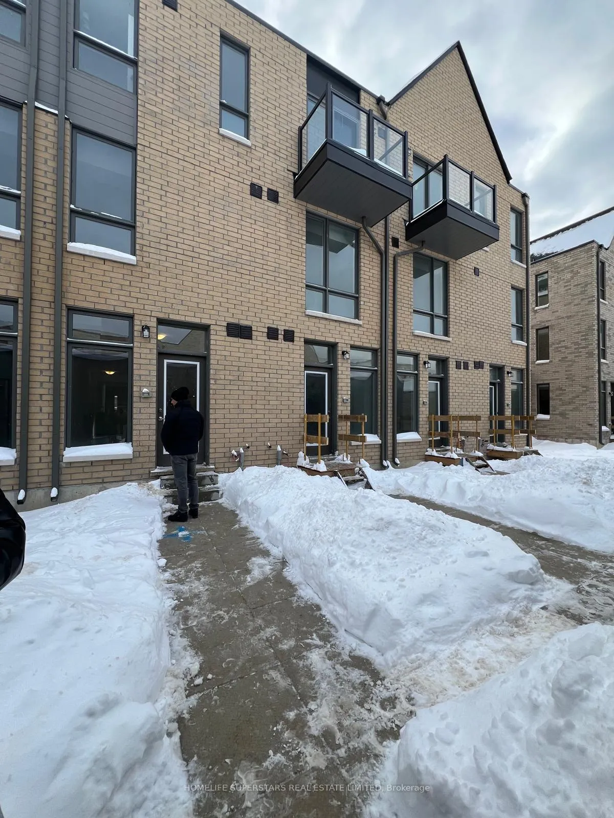 Photo 14 of 42 Turtle Island Road, Toronto, Englemount-Lawrence — HOMEH