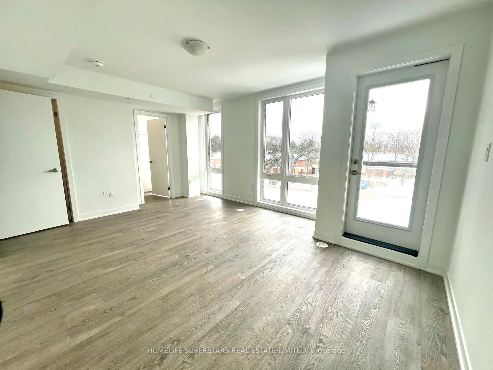 Photo 12 of 38 Turtle Island Road, Toronto, Englemount-Lawrence — HOMEH
