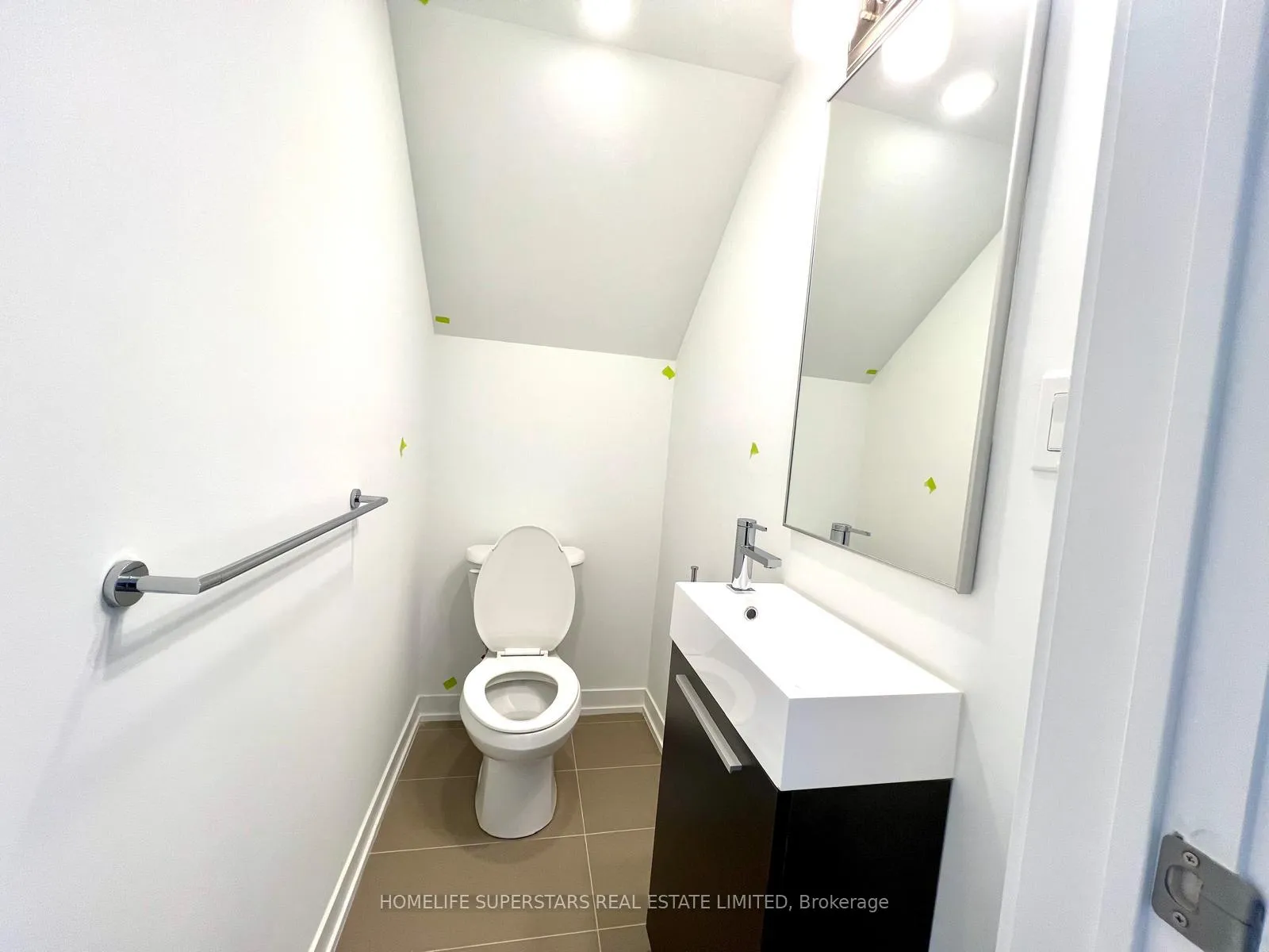 Photo 20 of 38 Turtle Island Road, Toronto, Englemount-Lawrence — HOMEH