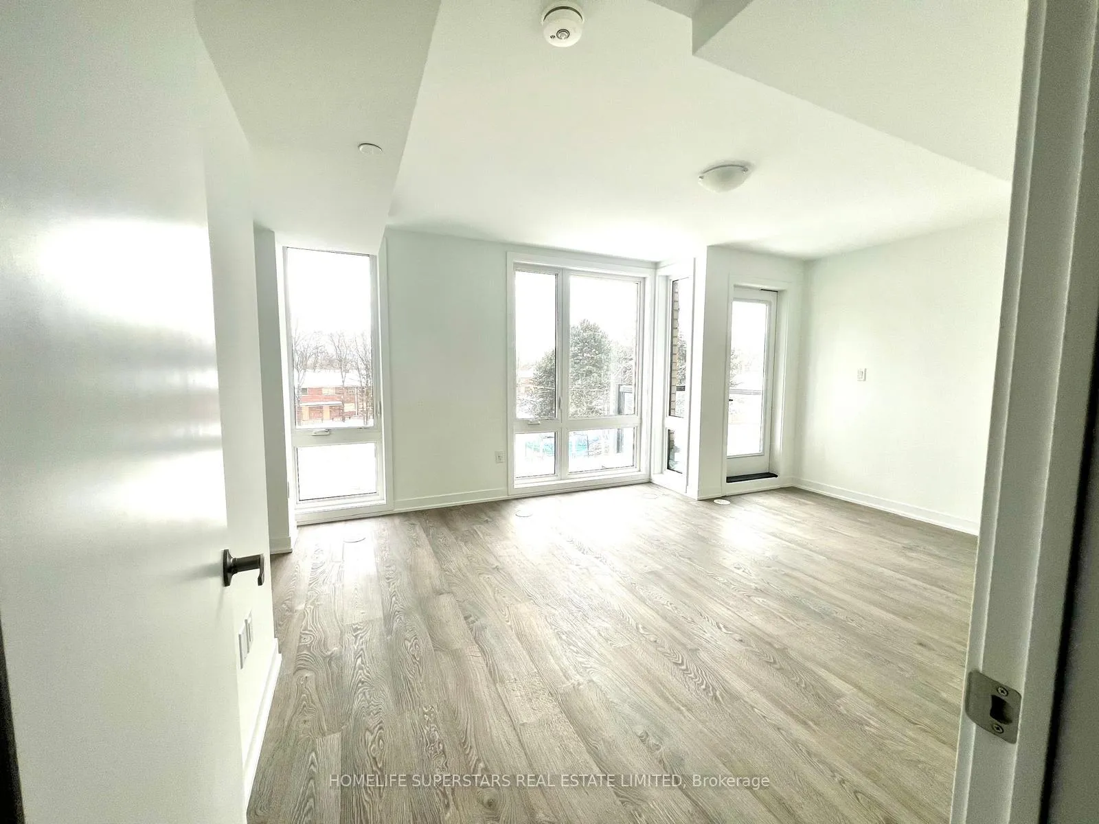 Photo 23 of 38 Turtle Island Road, Toronto, Englemount-Lawrence — HOMEH