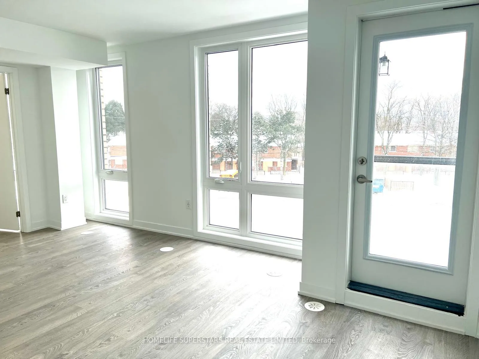 Photo 32 of 38 Turtle Island Road, Toronto, Englemount-Lawrence — HOMEH