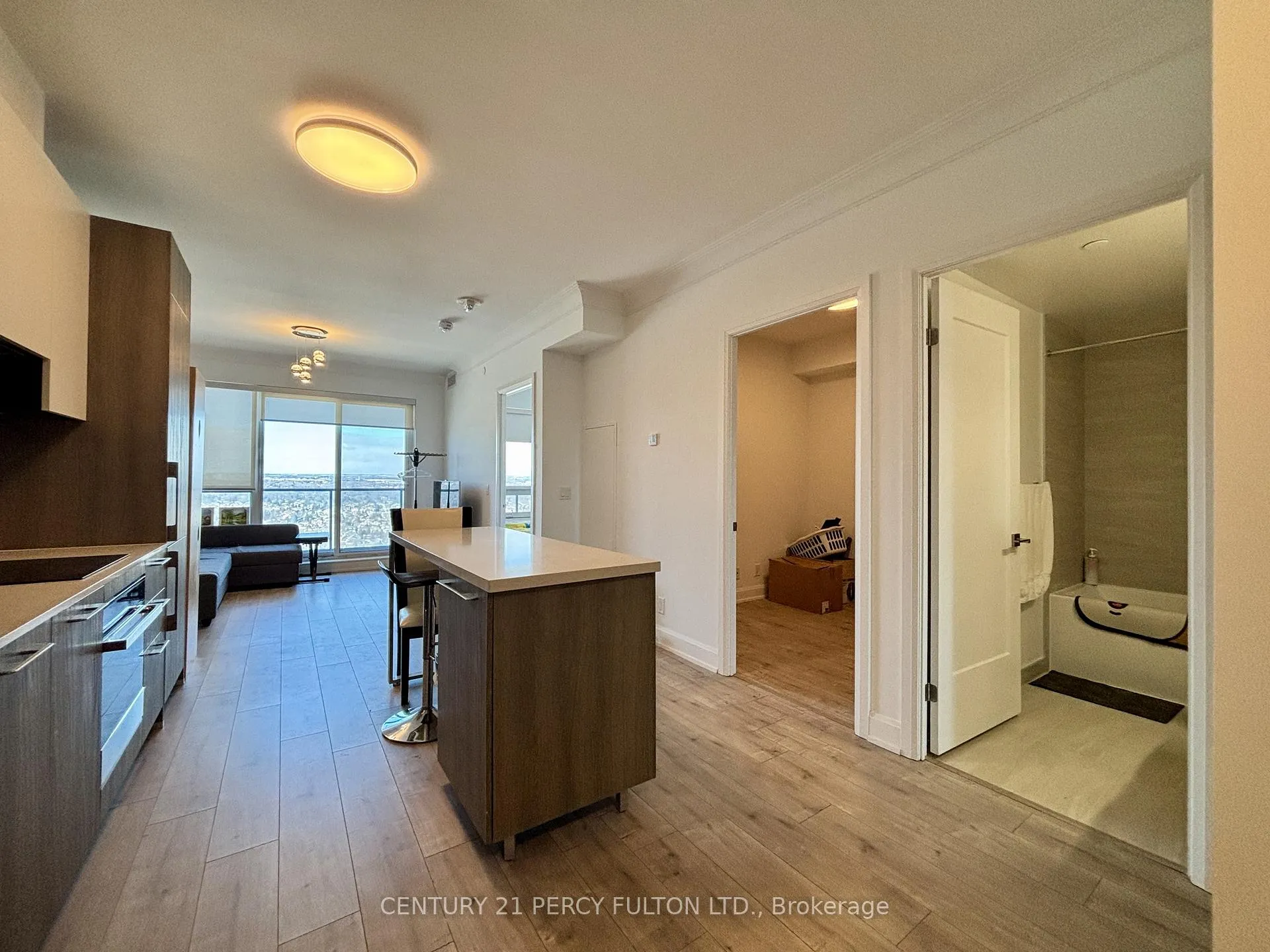 Photo 6 of Unit 3108, 8 Water Walk Drive, Markham, Unionville — HOMEH