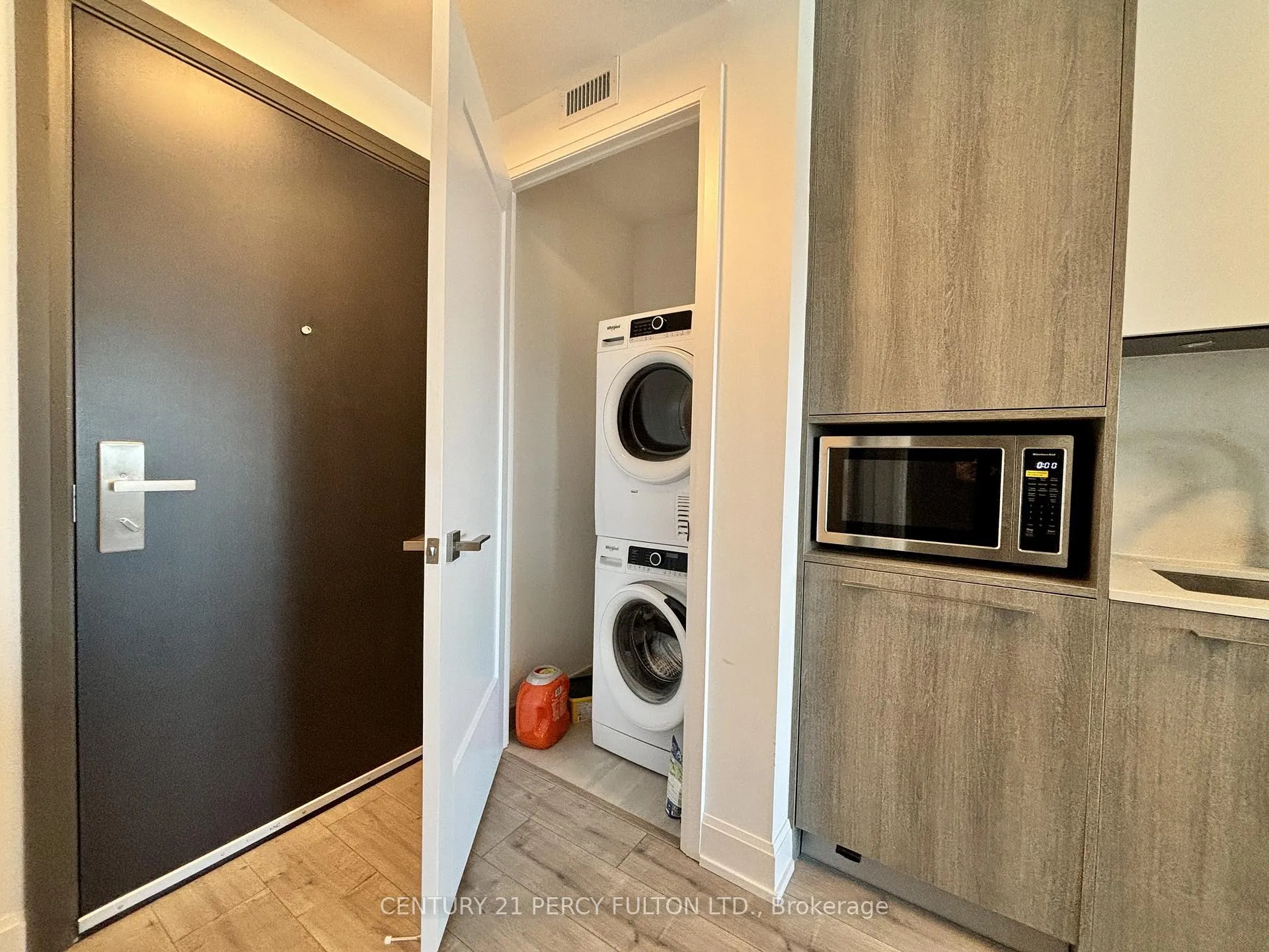 Photo 12 of Unit 3108, 8 Water Walk Drive, Markham, Unionville — HOMEH